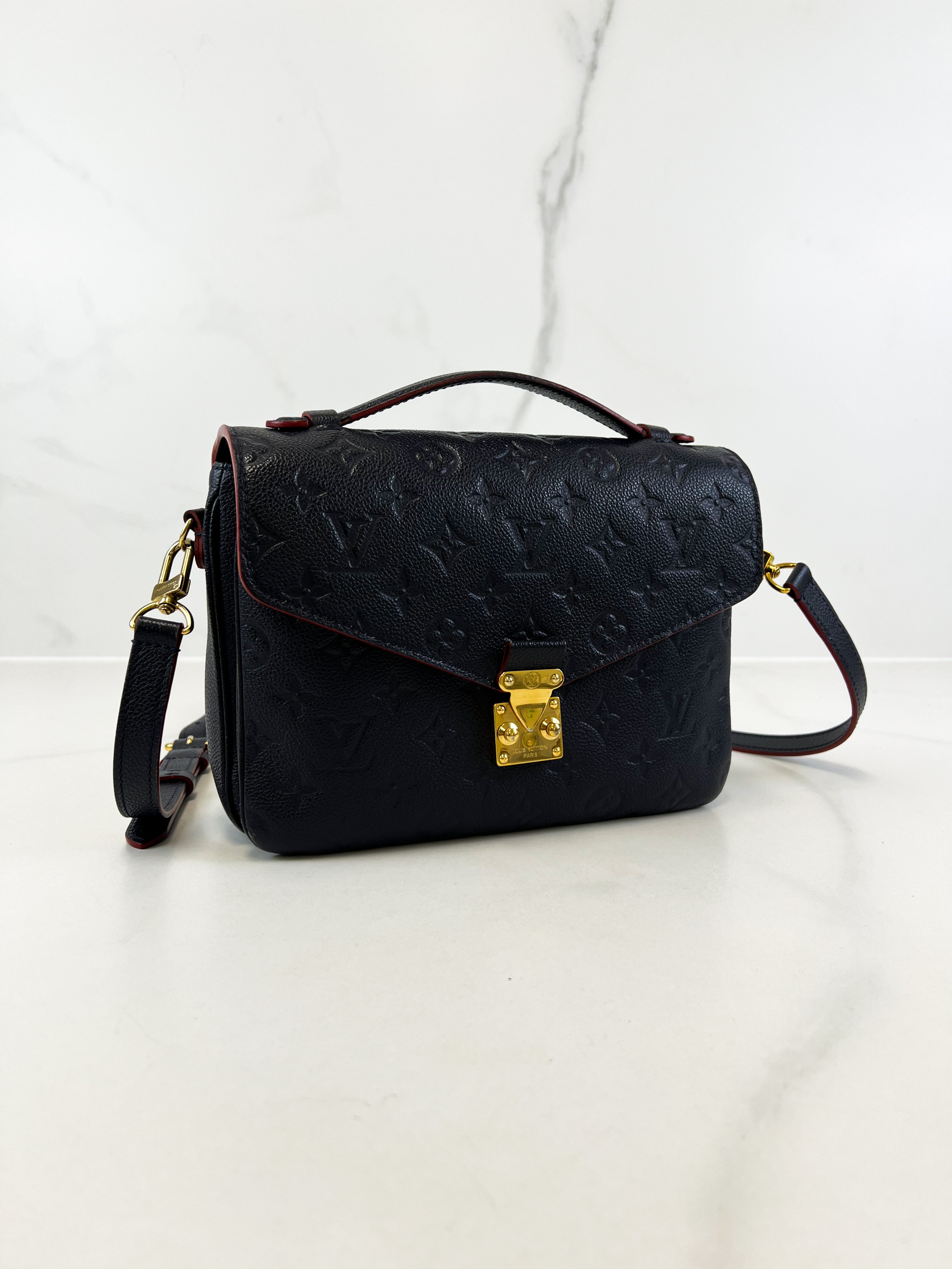 Louis Vuitton Pochette Metis in Marine Rouge