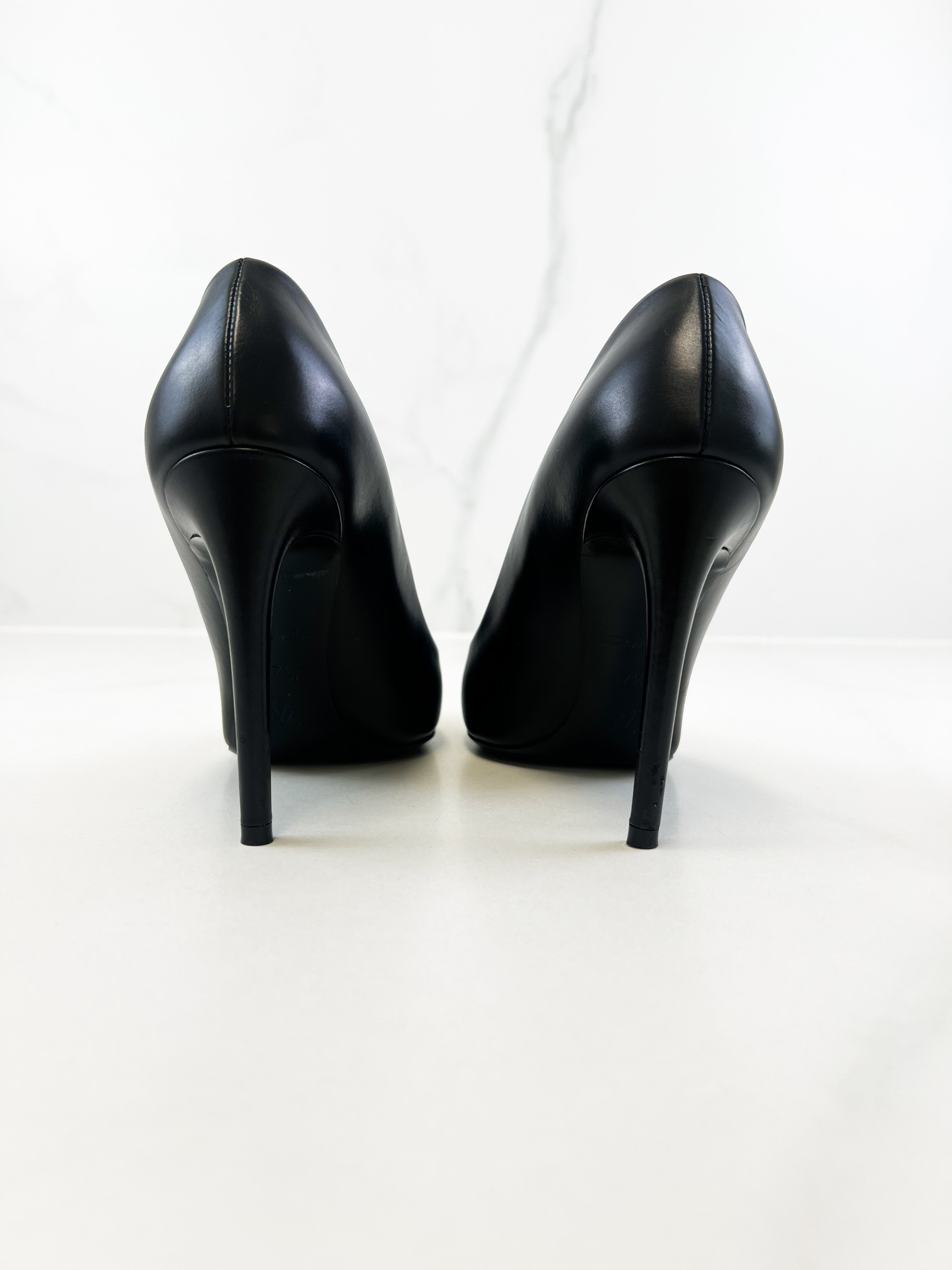 Louis Vuitton Black Leather Pump with Logo Metal Cap Toe Size 37.5