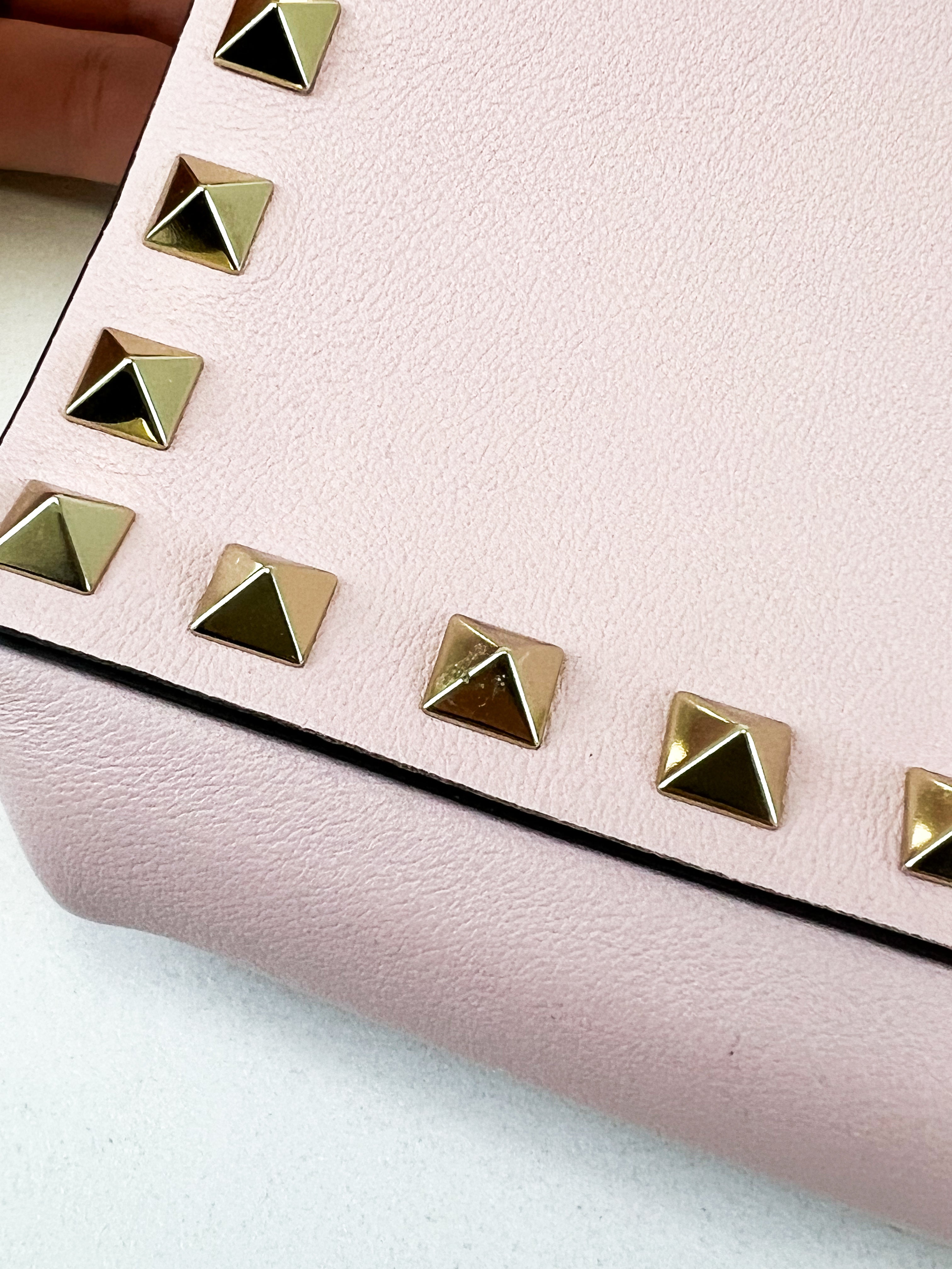 Valentino Garavani Rockstud Wallet on Chain