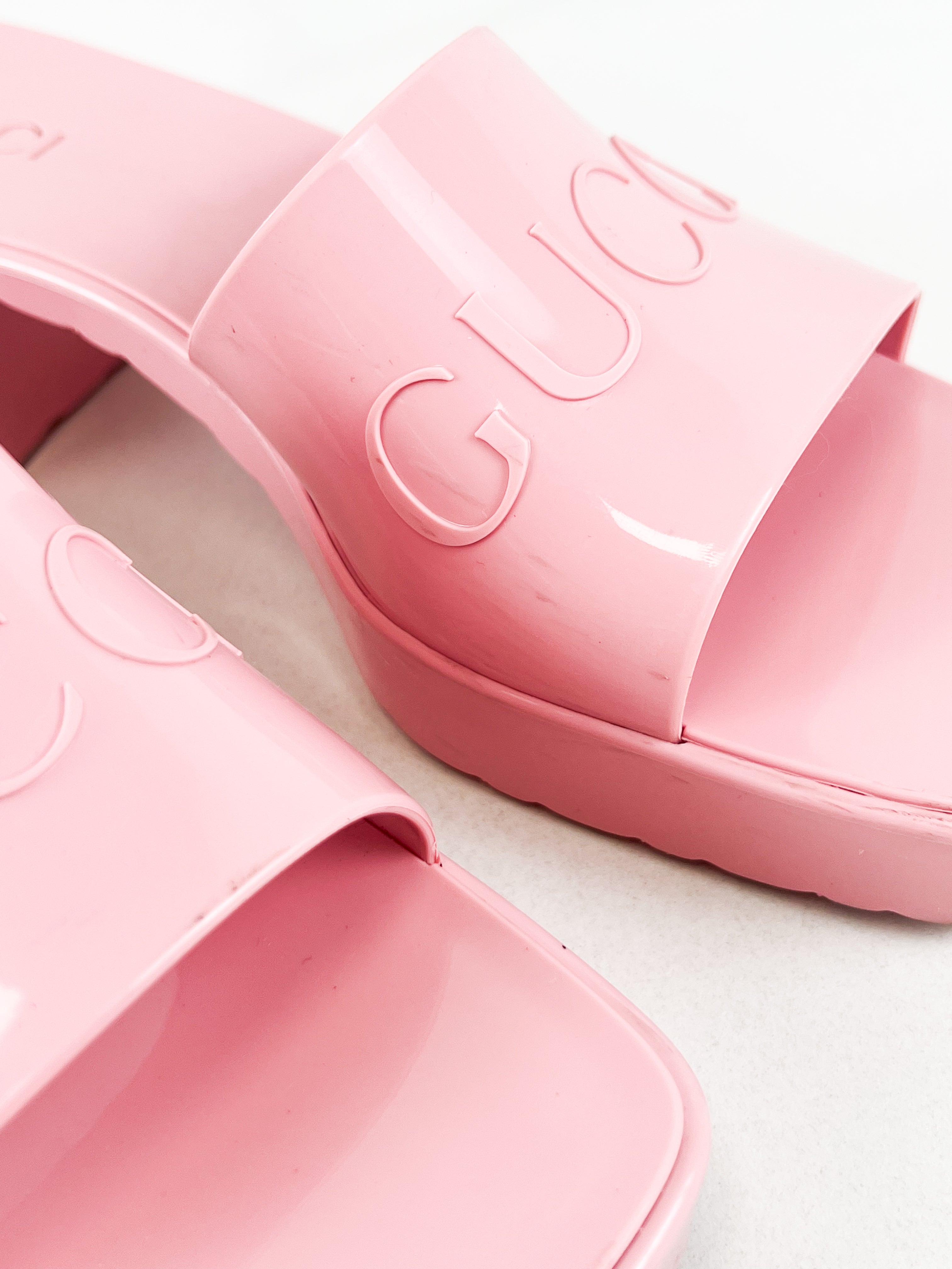 Gucci Block Heel Logo Rubber Sandal Size 38