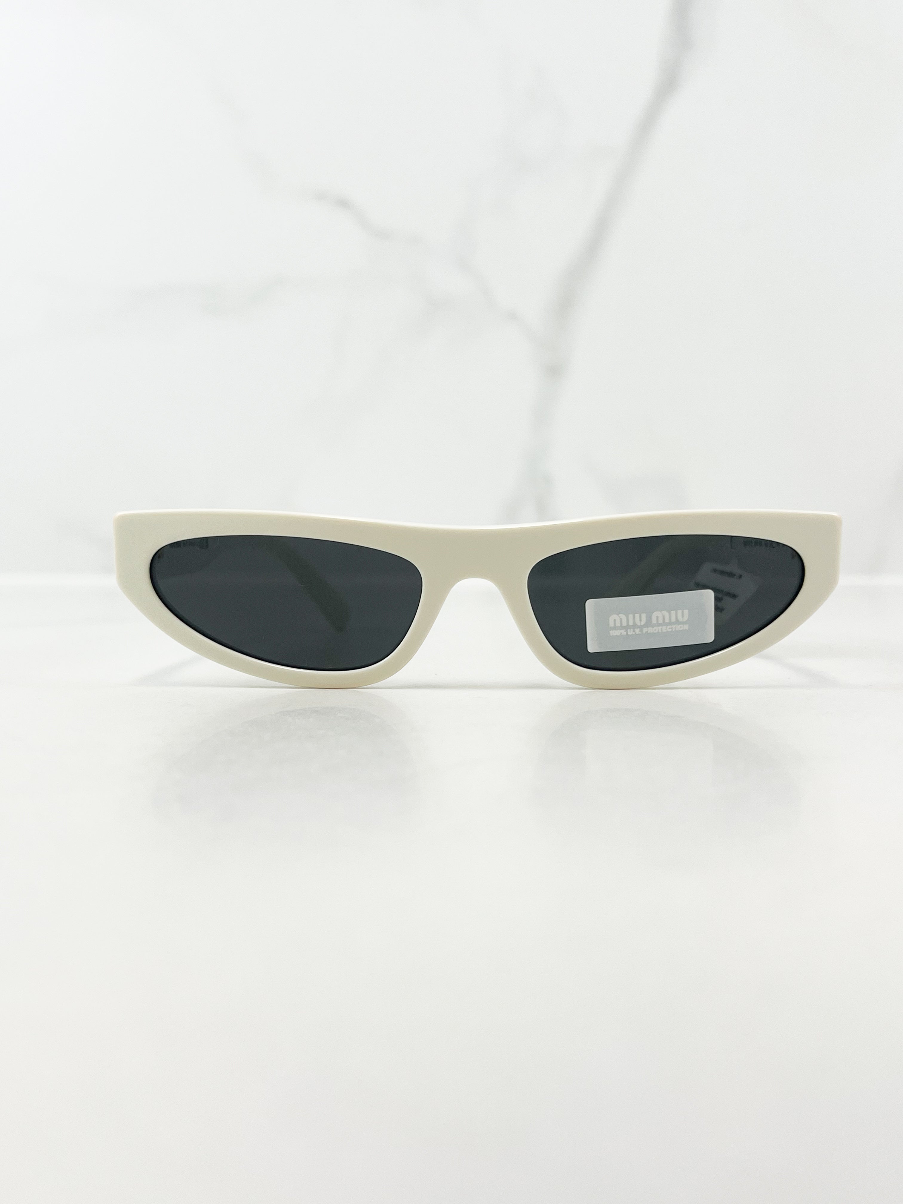 Miu Miu Glimpse Cat-eye Sunglasses In White