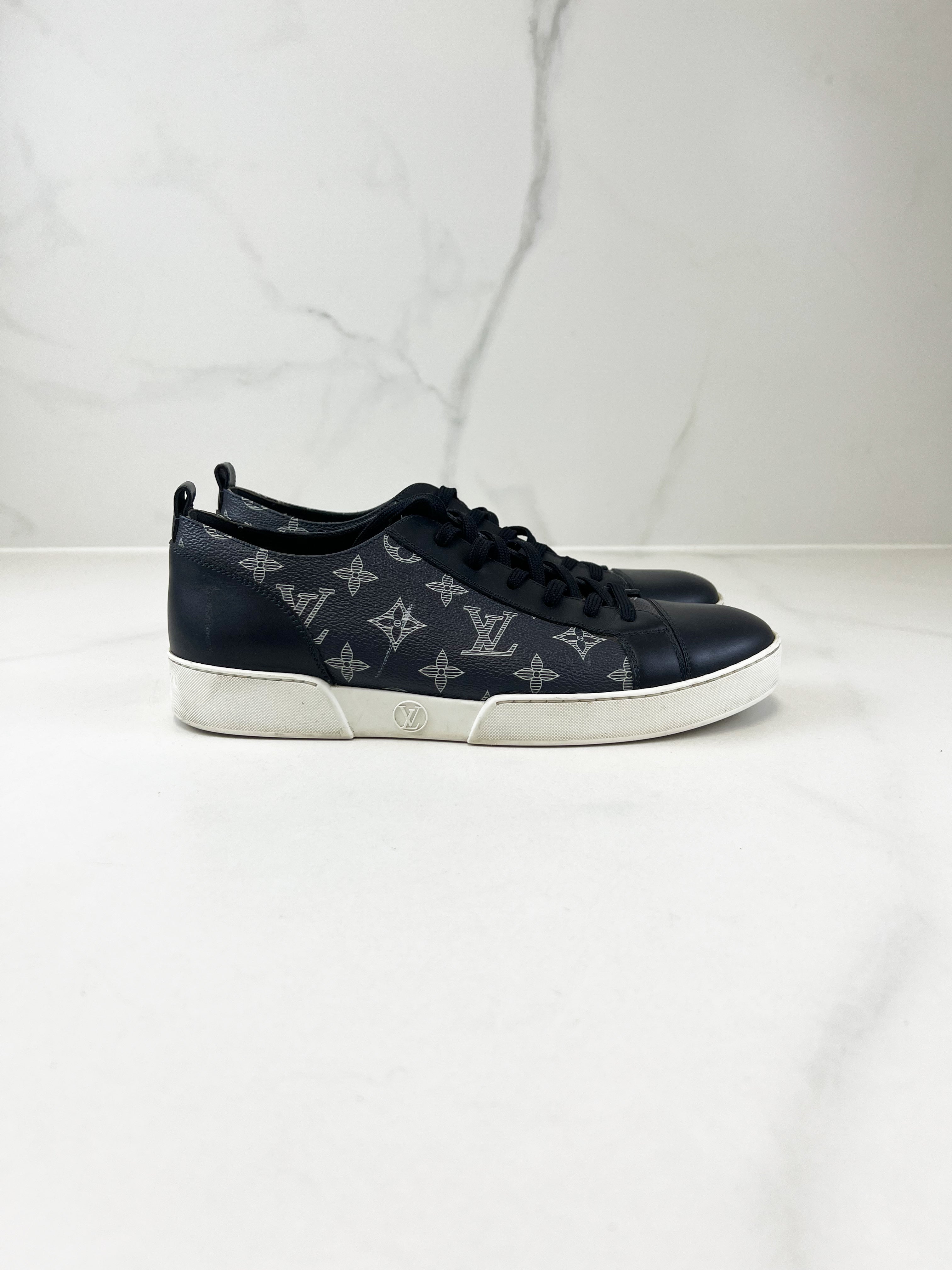 Louis Vuitton Men Black Frontrow Sneaker Size 7