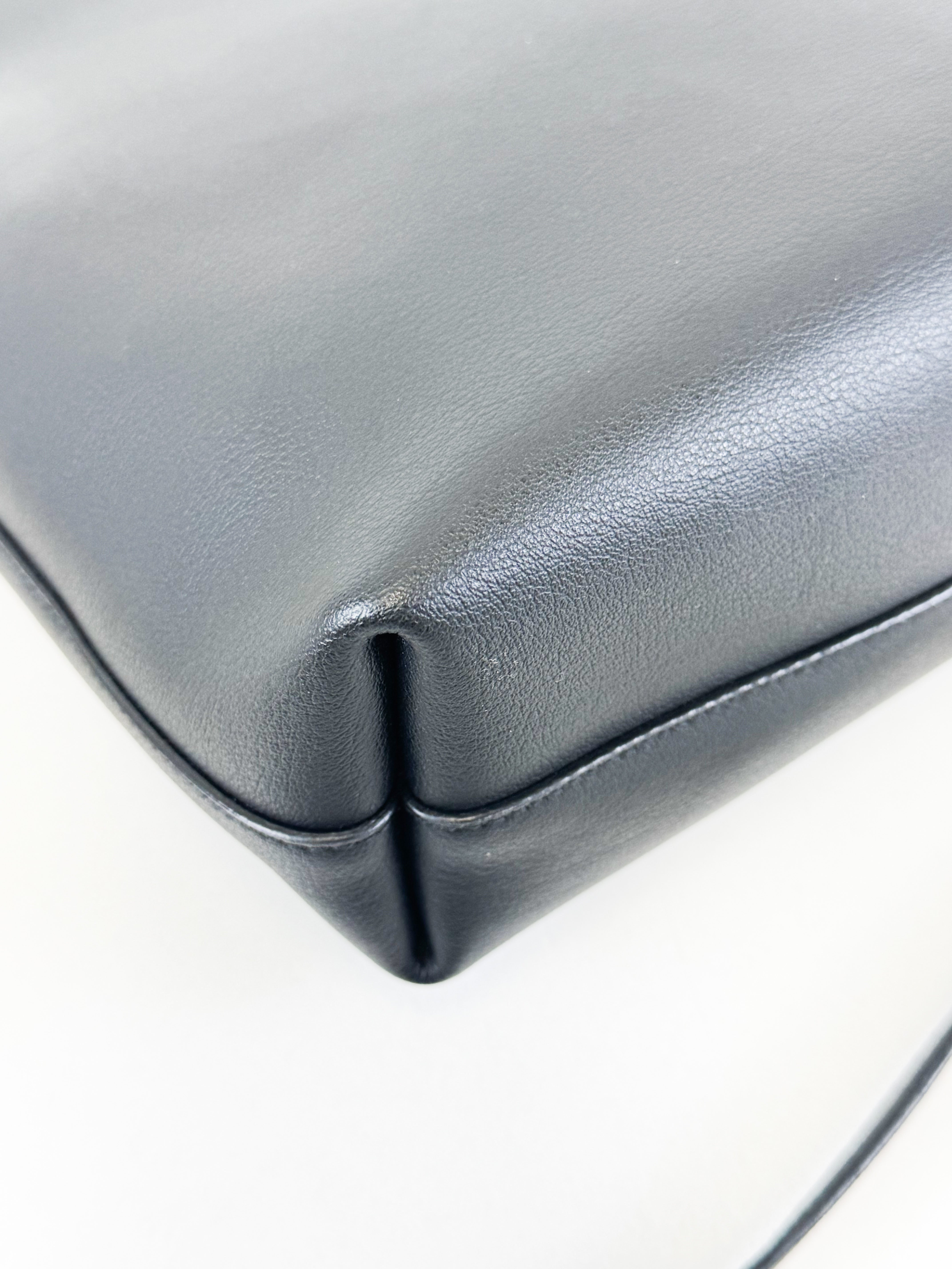 Saint Laurent Toy shopper Tote in Black Supple Leather