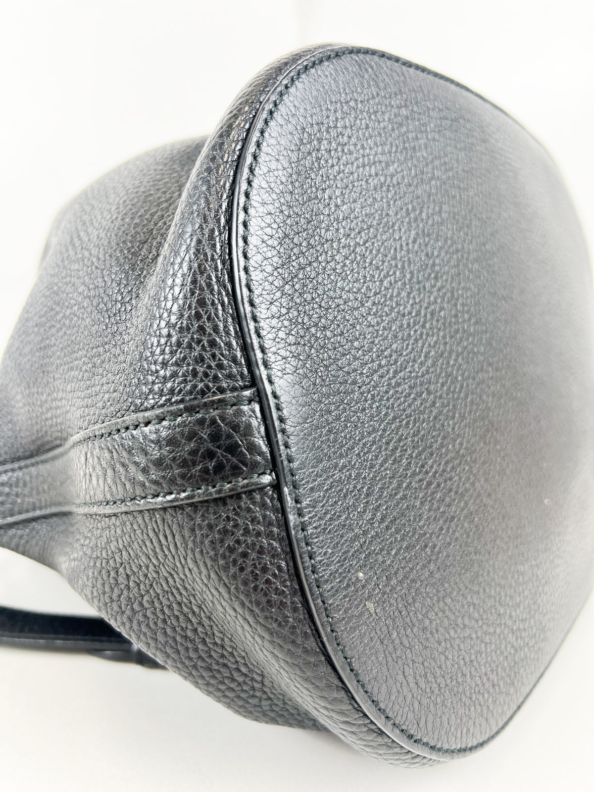 Gucci Miss Bamboo Bucket Bag in Black Grained Leather