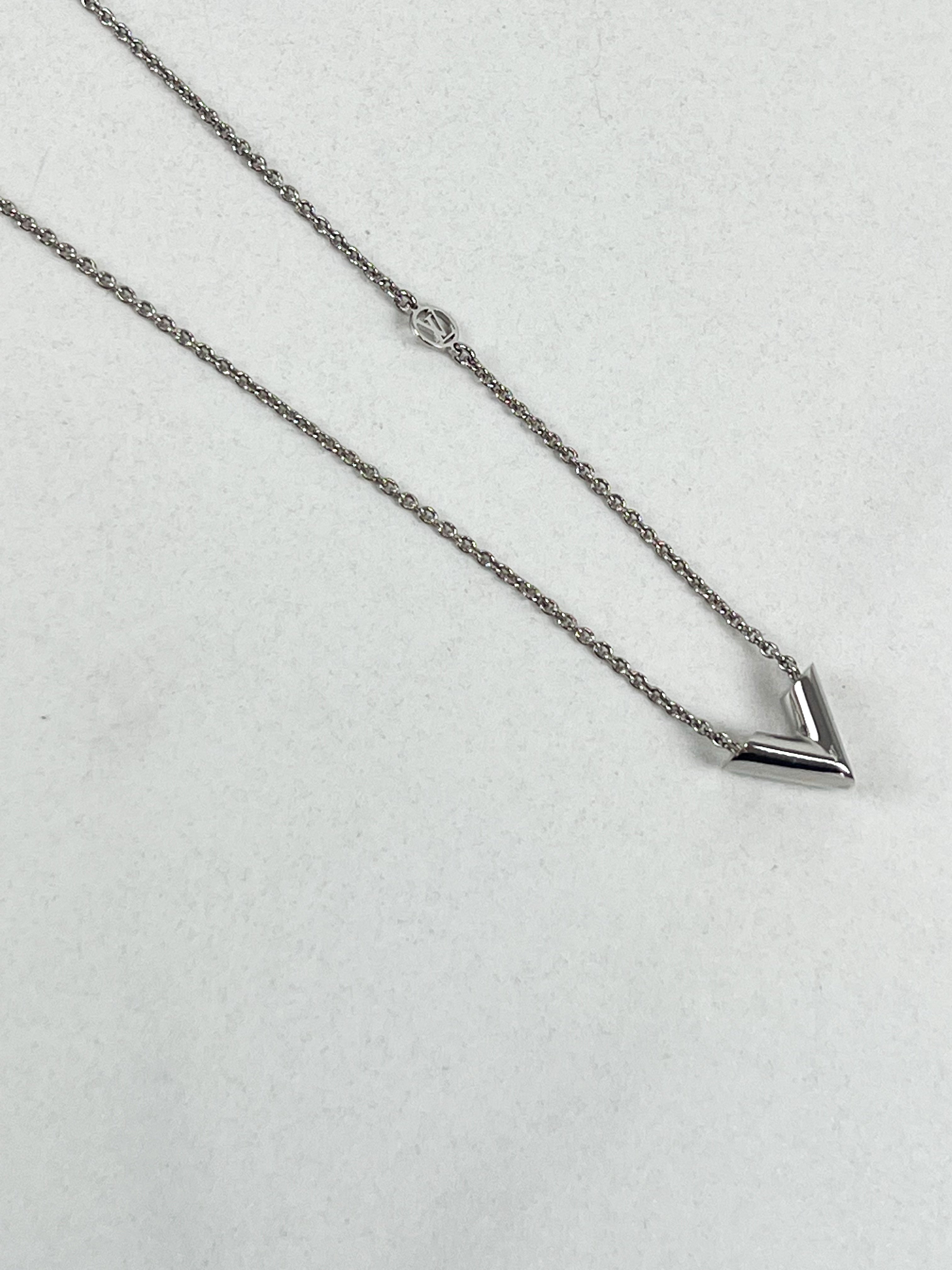 Louis Vuitton Essential V Necklace