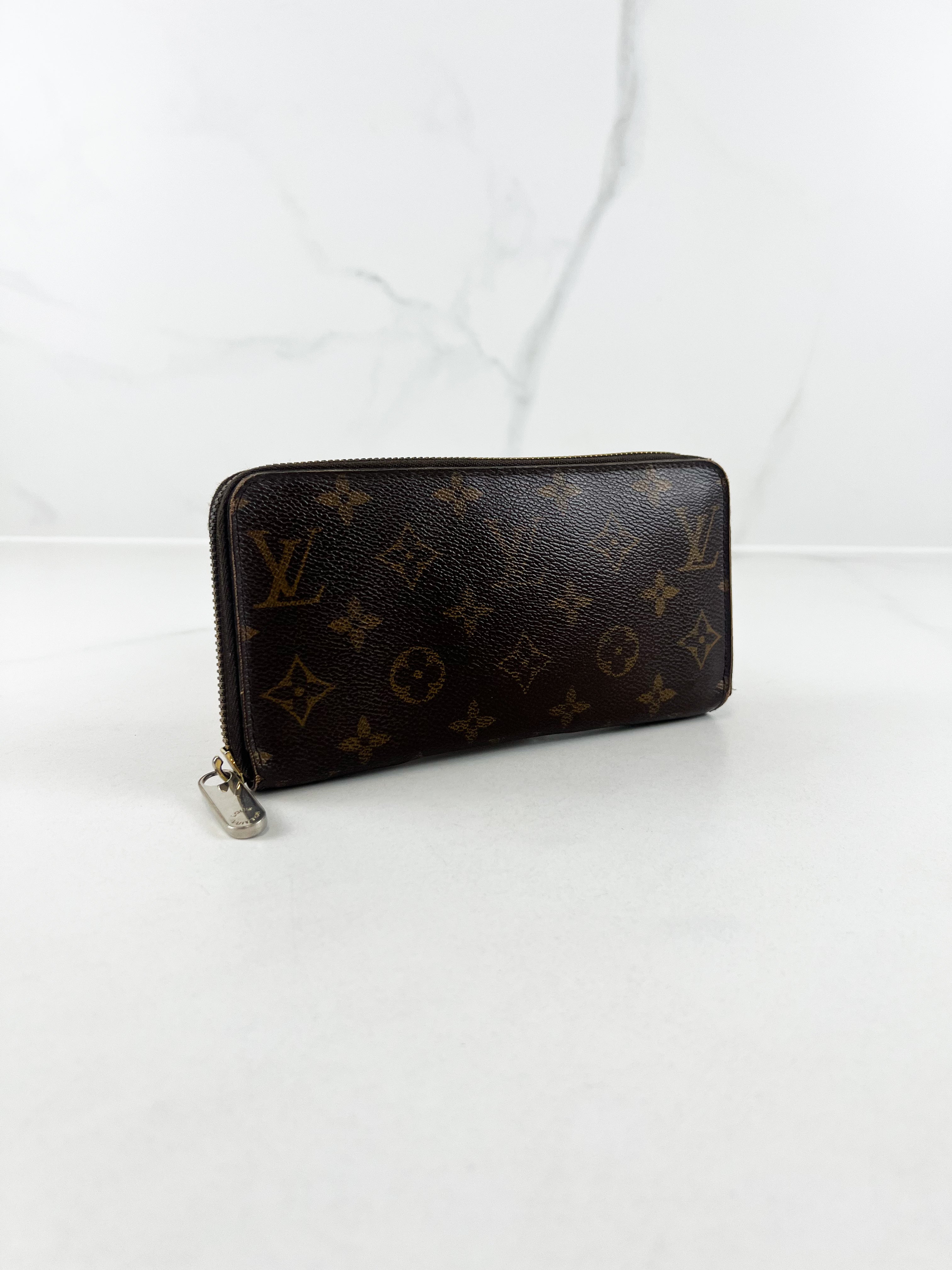Louis Vuitton Monogram Zippy Wallet