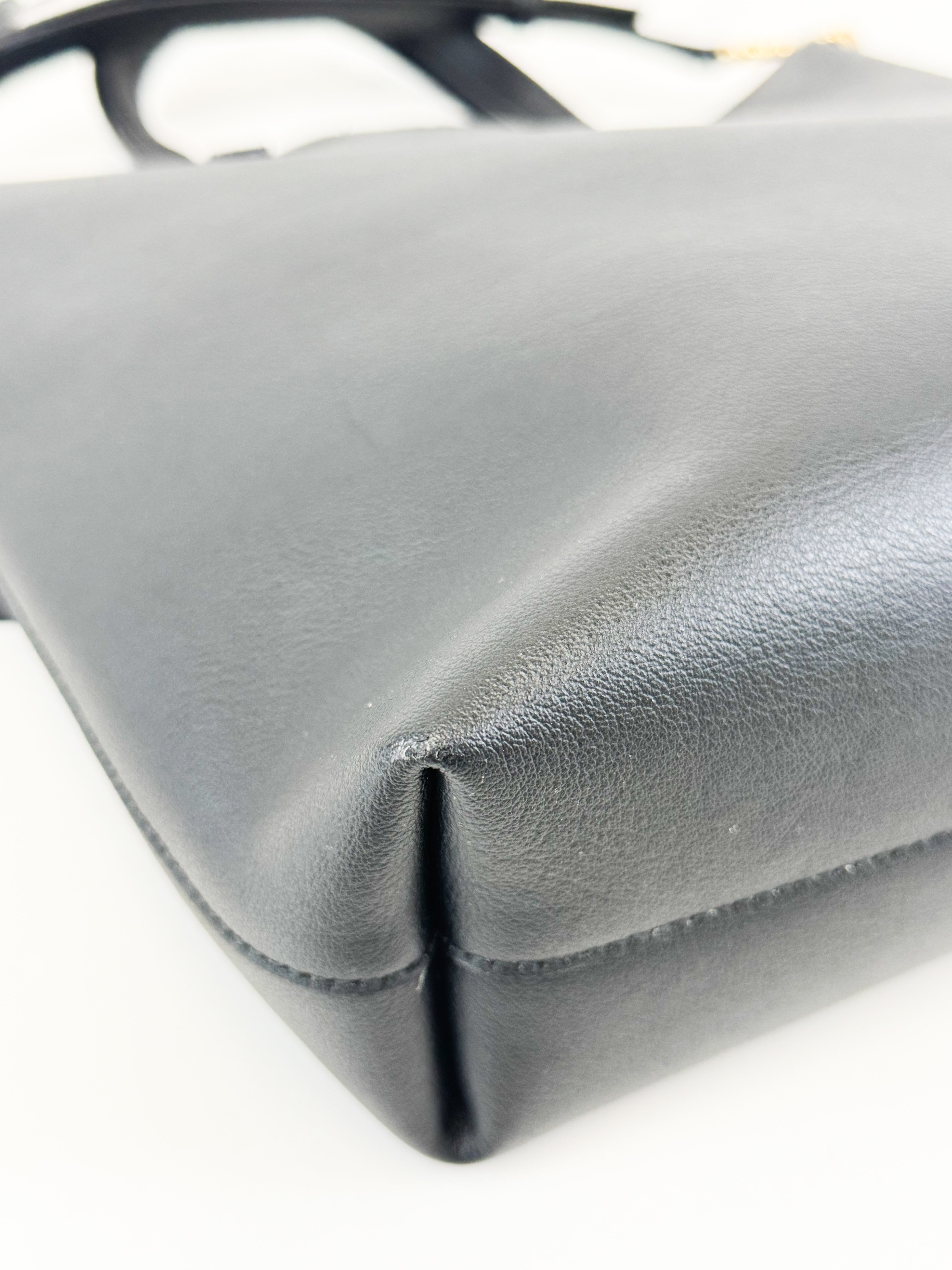 Saint Laurent Toy shopper Tote in Black Supple Leather