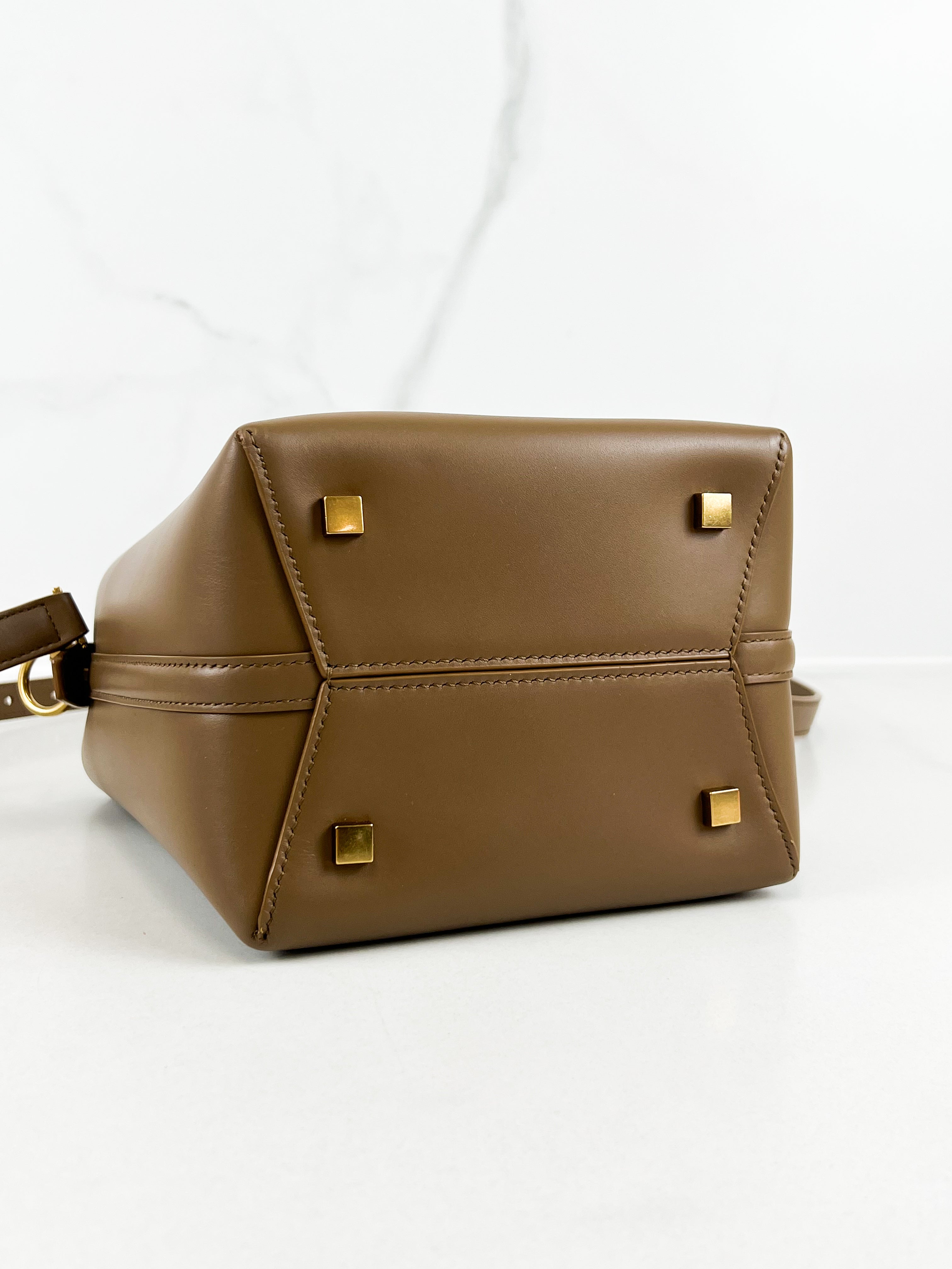 Saint Laurent LE 37 Small in Shiny Leather