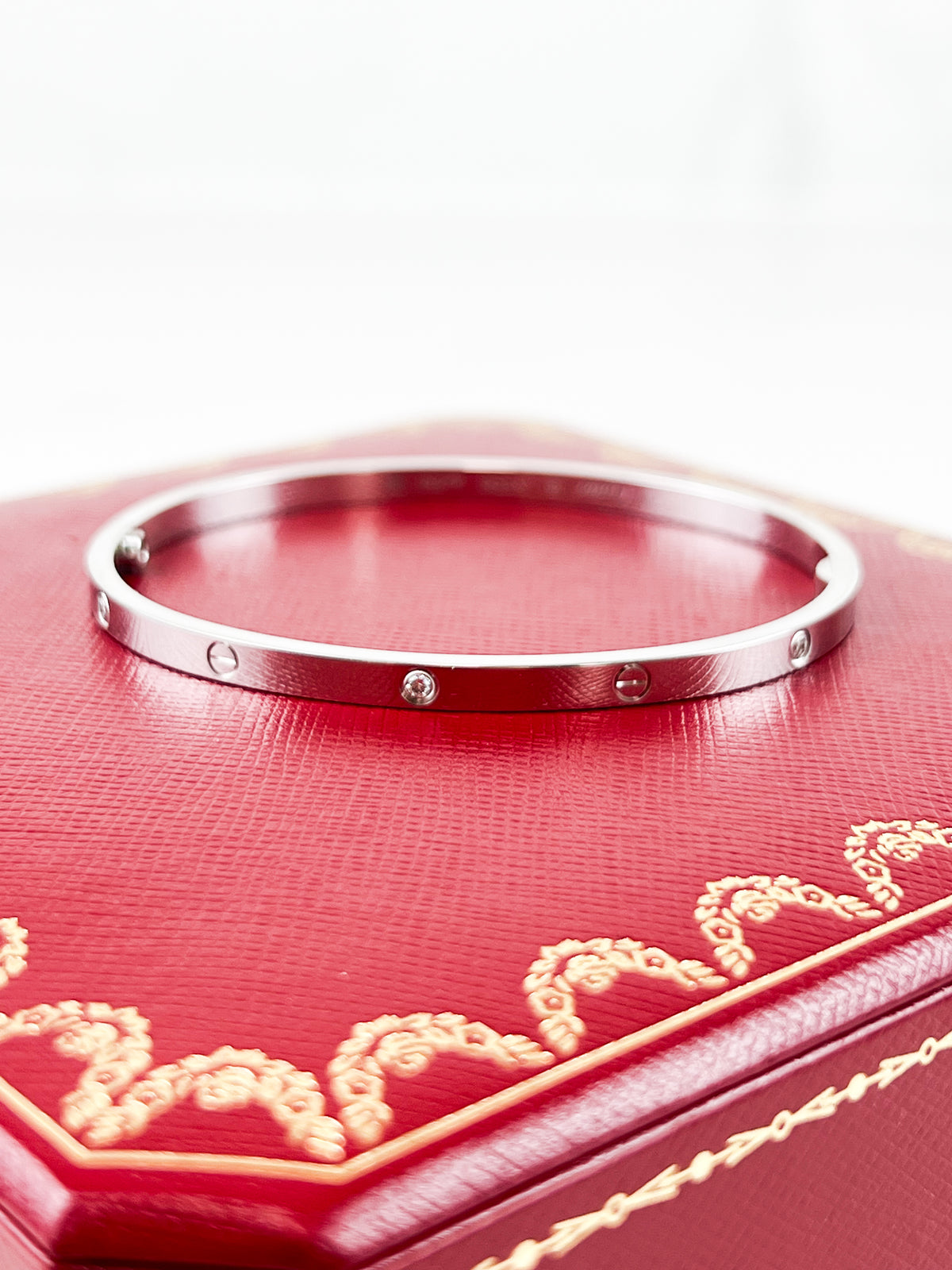 Cartier Small Model Love Bracelet 6 Diamond in White Gold Size 18
