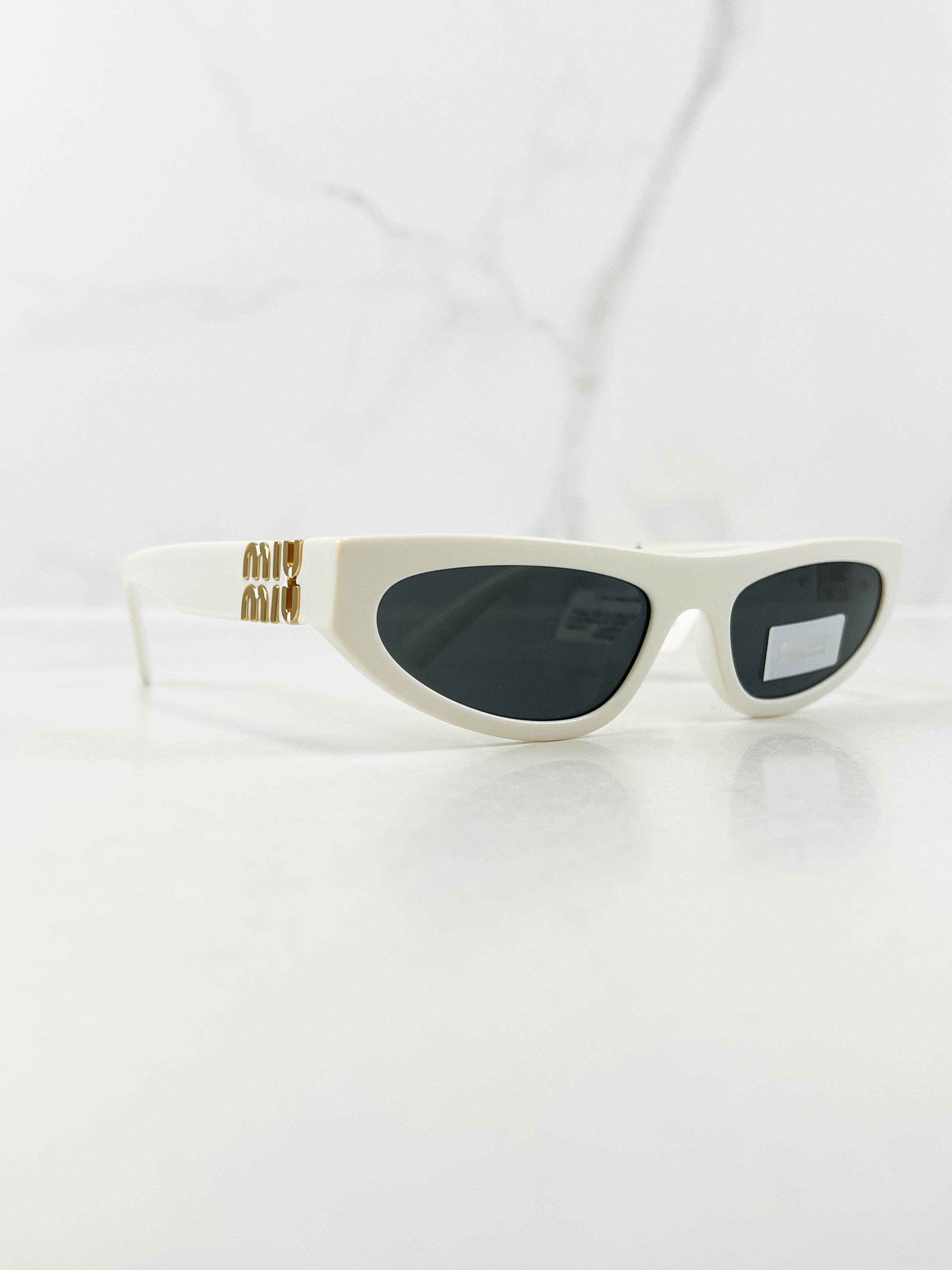 Miu Miu Glimpse Cat-eye Sunglasses In White