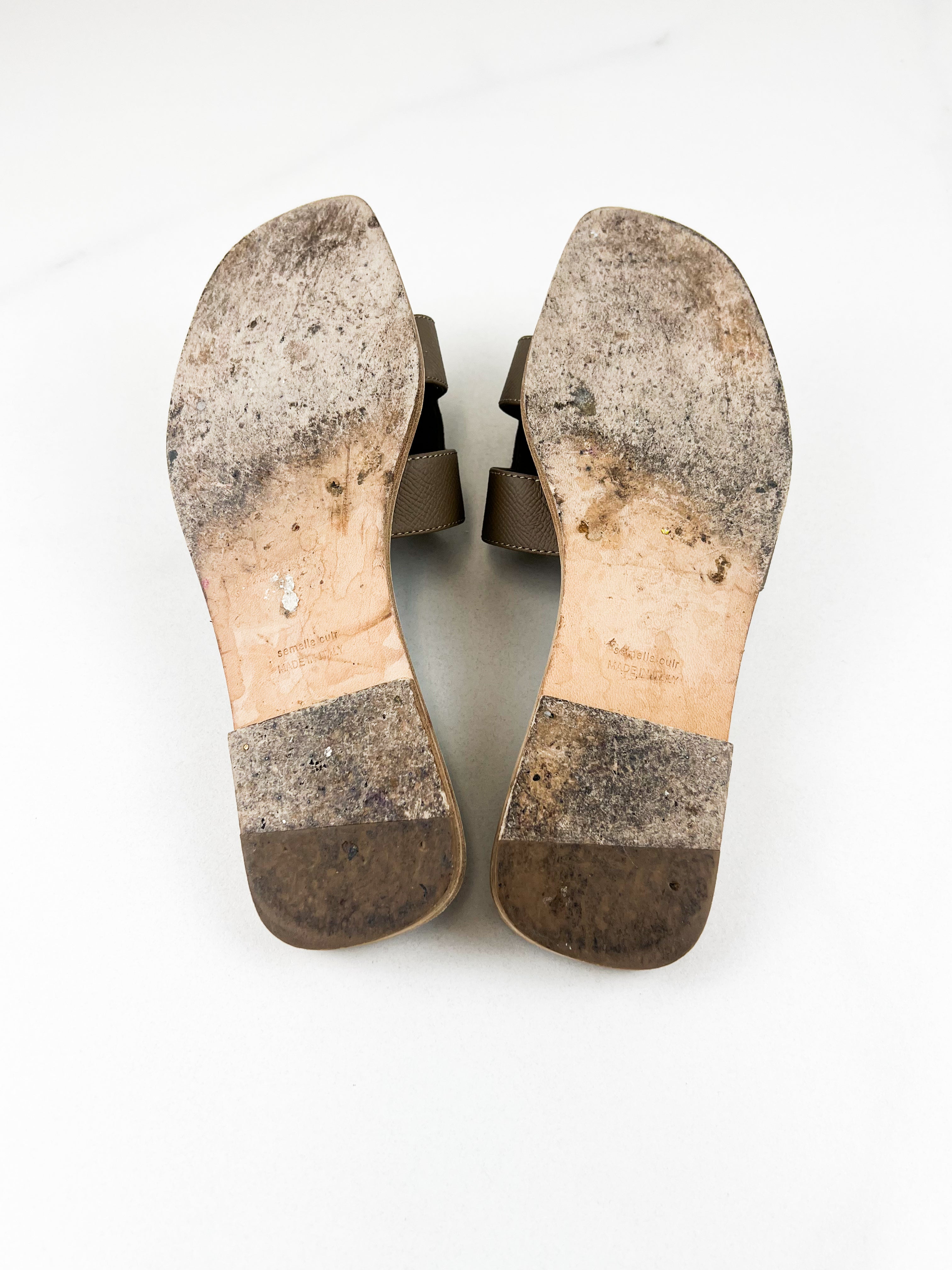 Hermes Oran Sandal in Epsom Etoupe 38