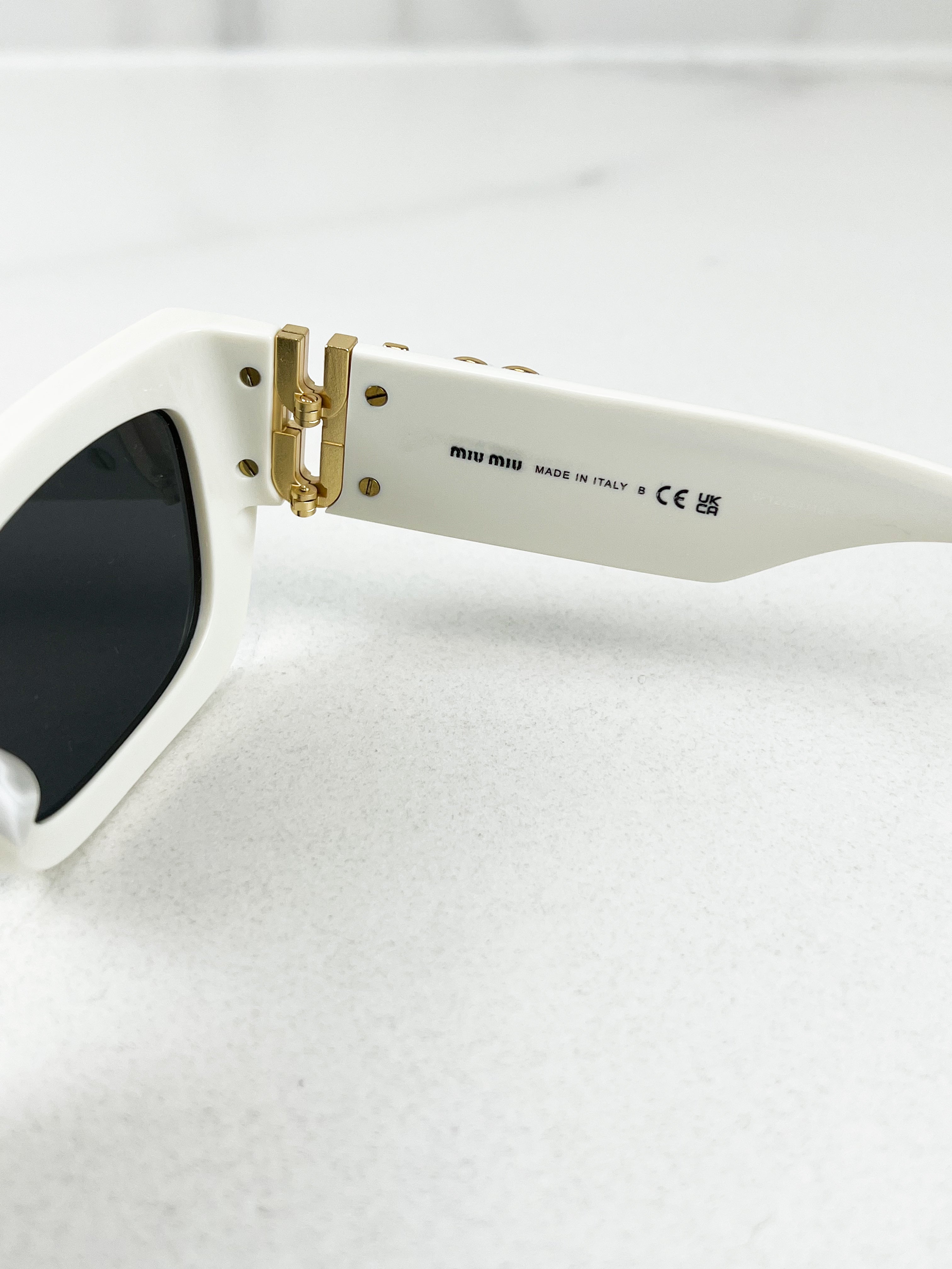 Miu Miu Plaque White Sunglasses SMU 09W
