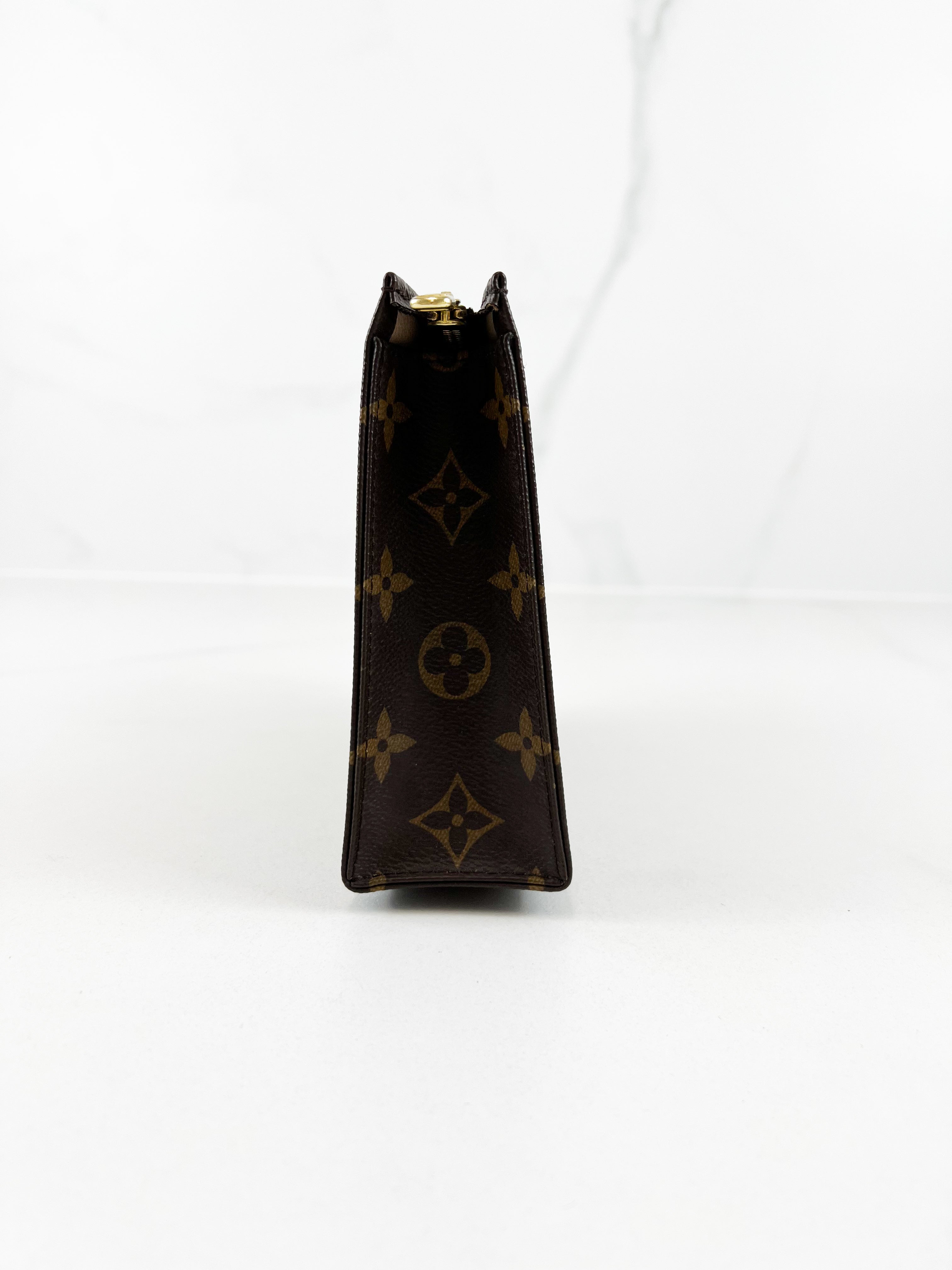 Louis Vuitton Monogram Toiletry 19