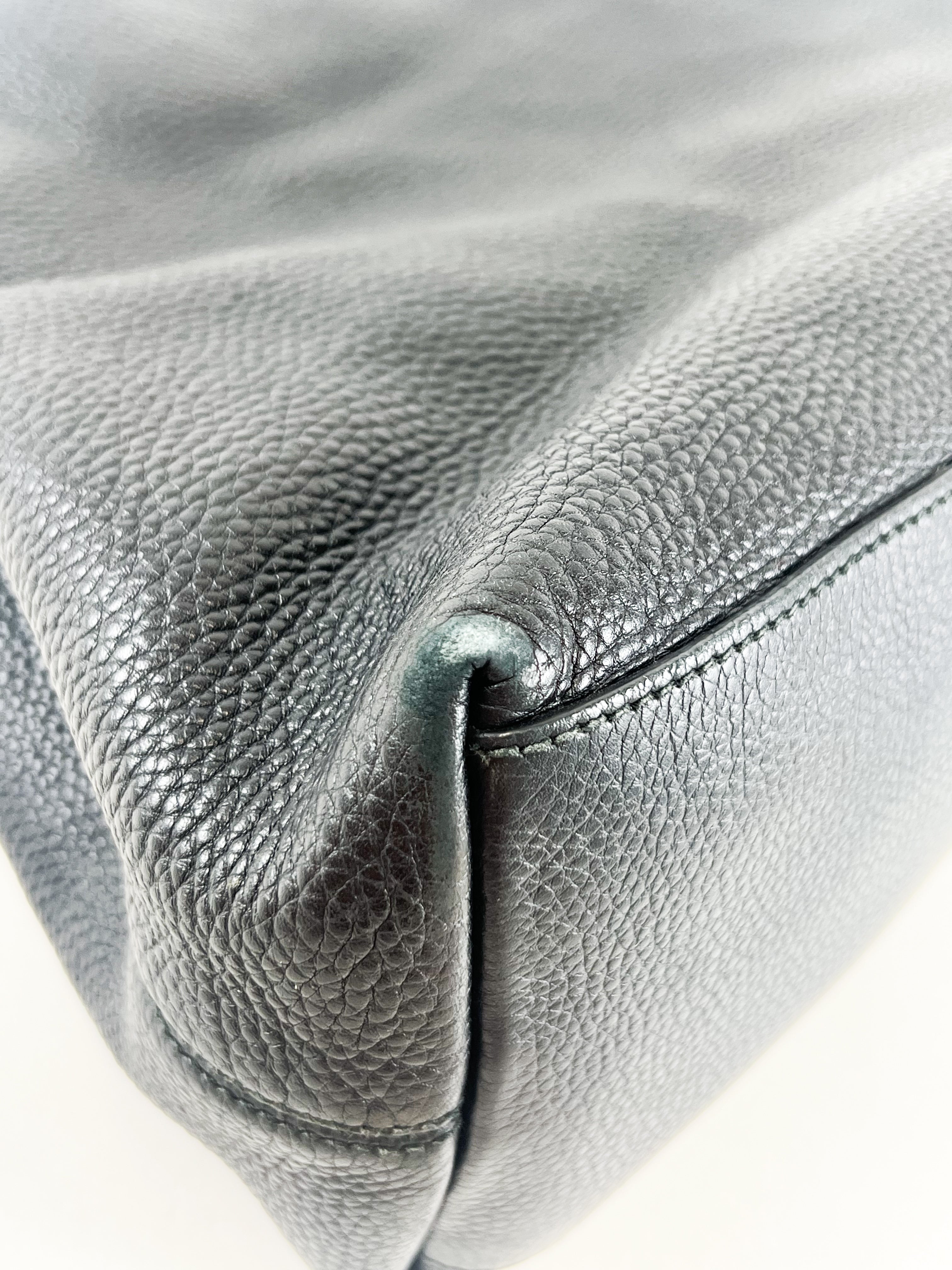 Gucci Medium Soho Grained Leather Bag in Black