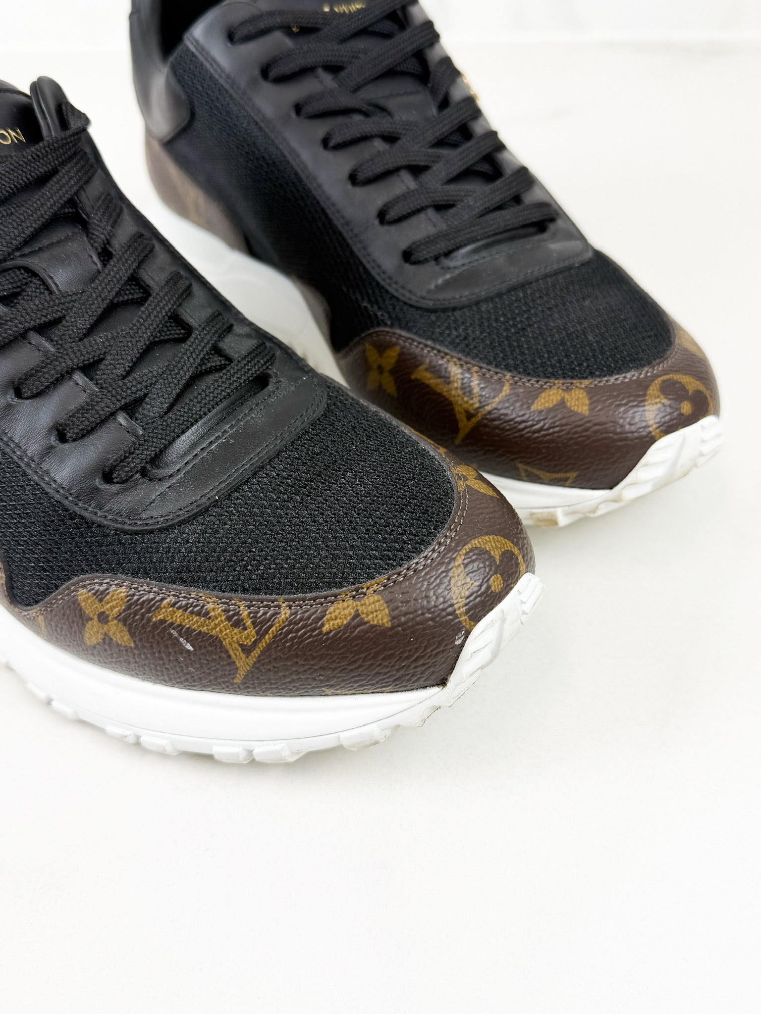 Louis Vuitton Runaway Sneaker Size 5.5 Men's