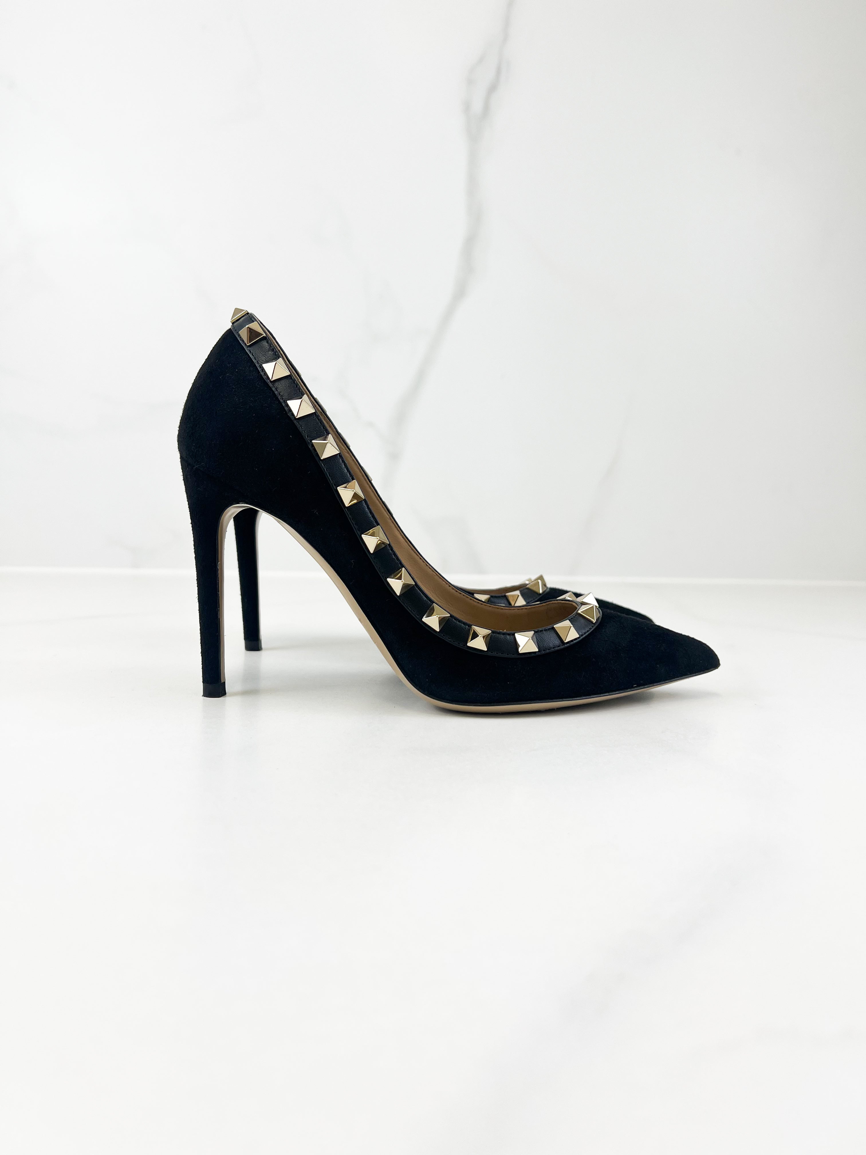 Valentino Garavani Black Suede Rockstud Pumps Size 35