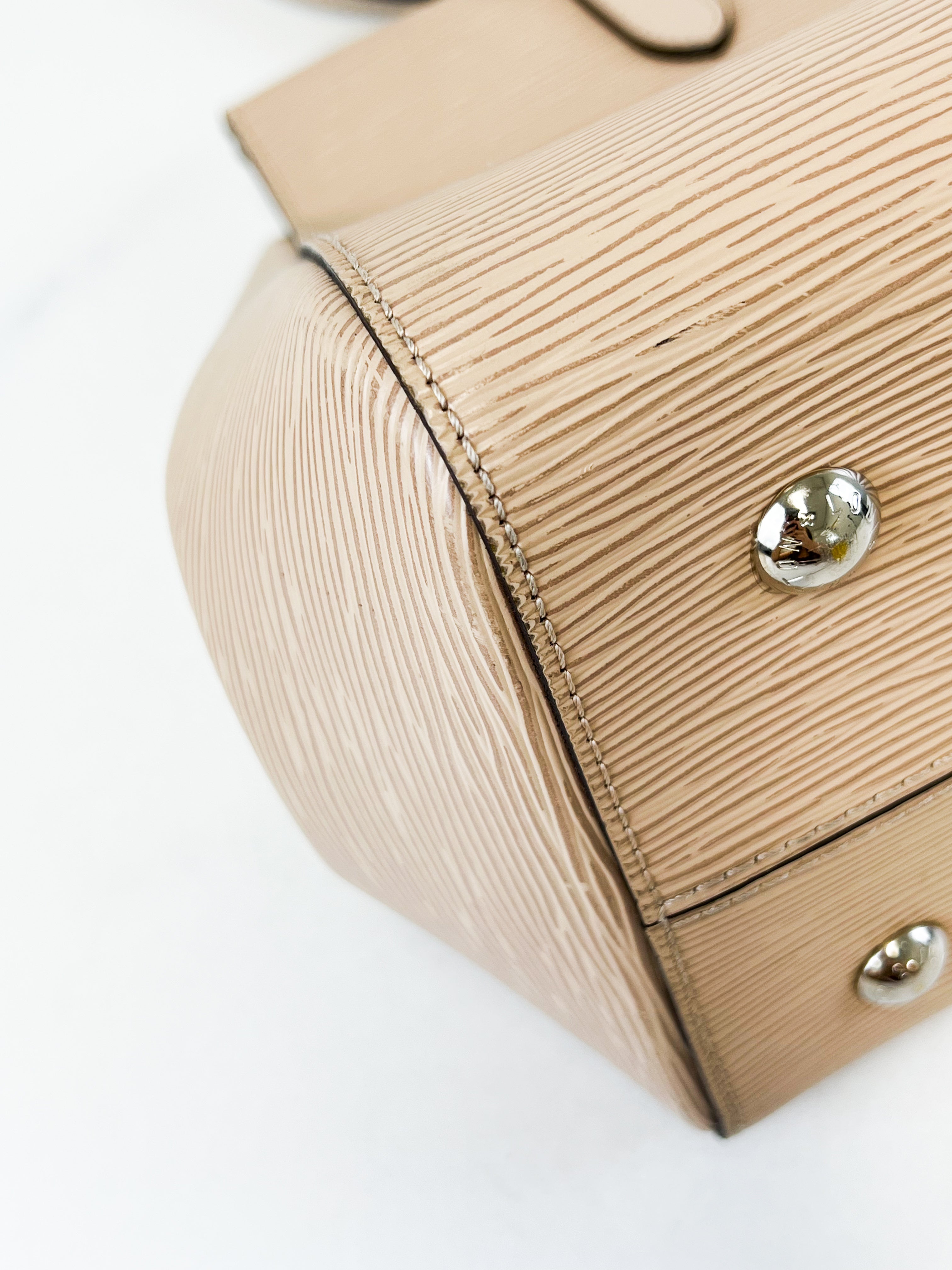 Louis Vuitton Marly MM Bag in Dune Epi Leather