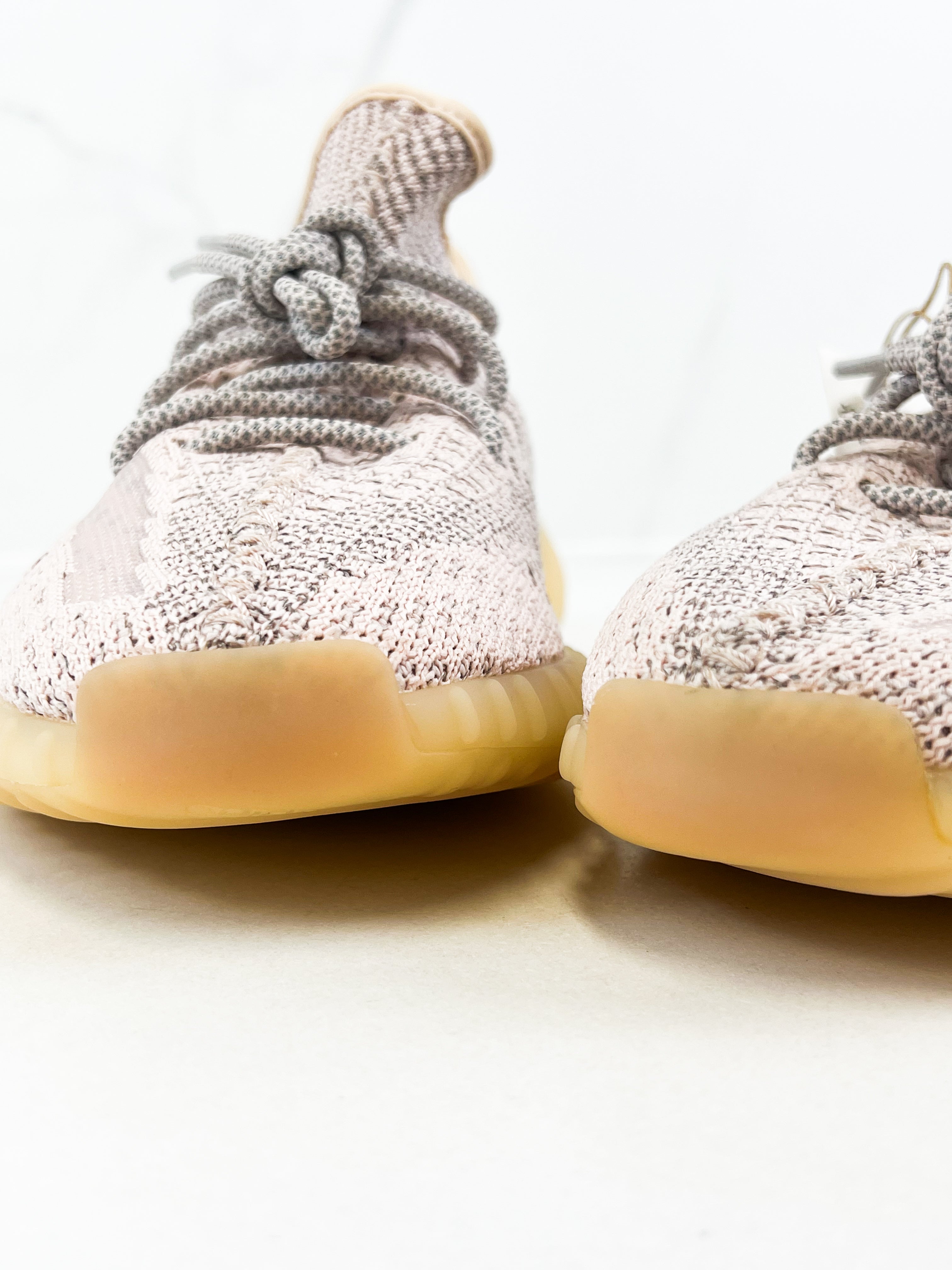 Yeezy Boost 350 in Synth Size 8.5US