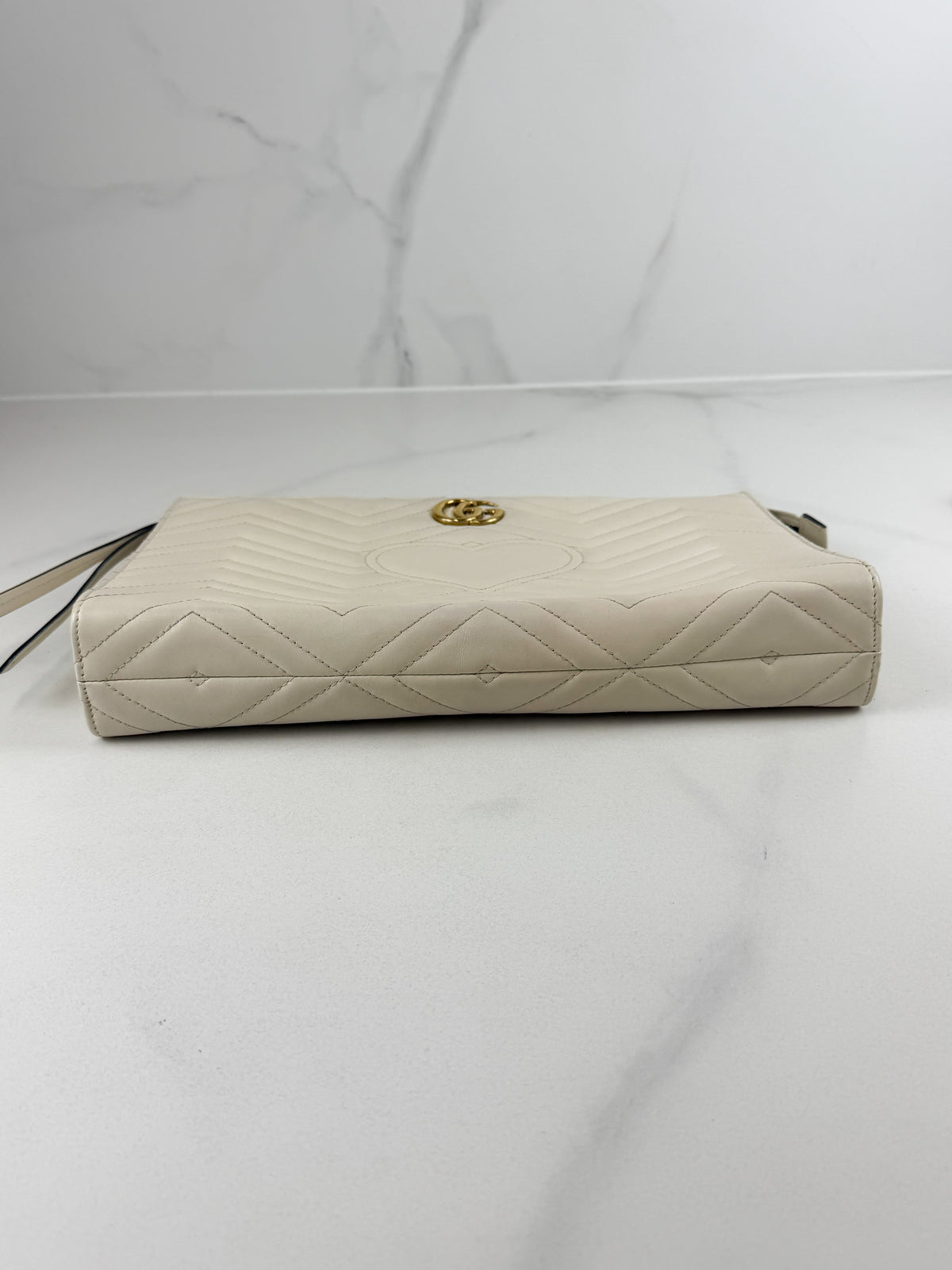 Gucci GG Marmont Clutch in White Matelasse Chevron Leather