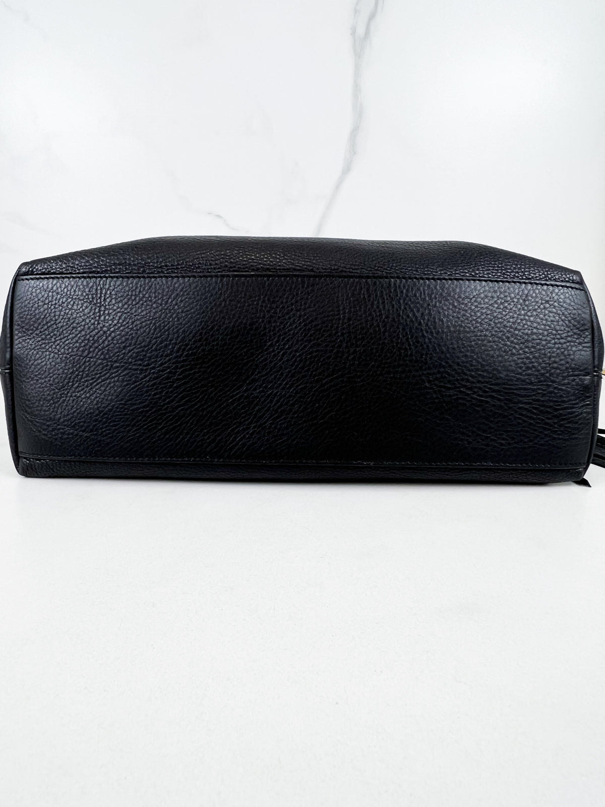 Gucci Medium Soho Grained Leather Bag in Black