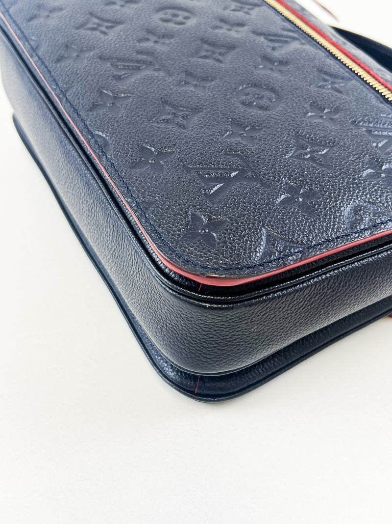 Louis Vuitton Pochette Metis in Marine Rouge