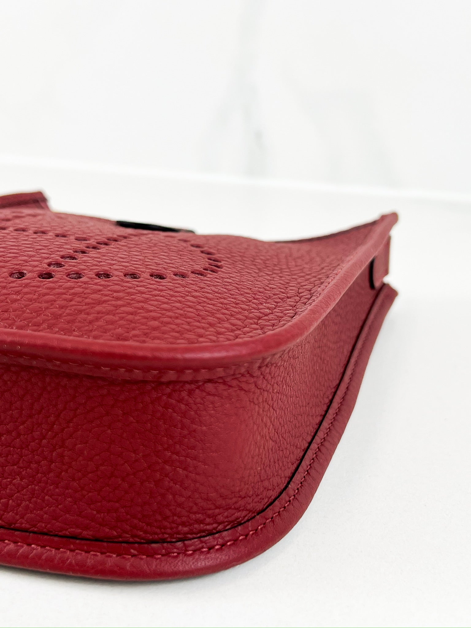 Hermes 16 Mini Evelyne in Rouge