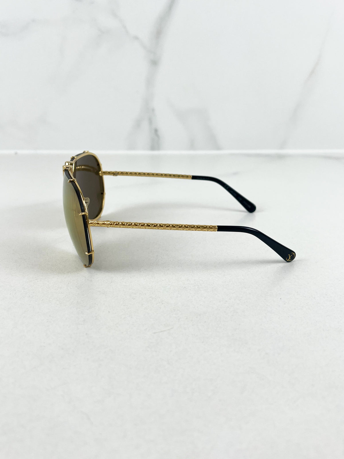 Louis Vuitton Drive Gold Tone Sunglasses RG0188