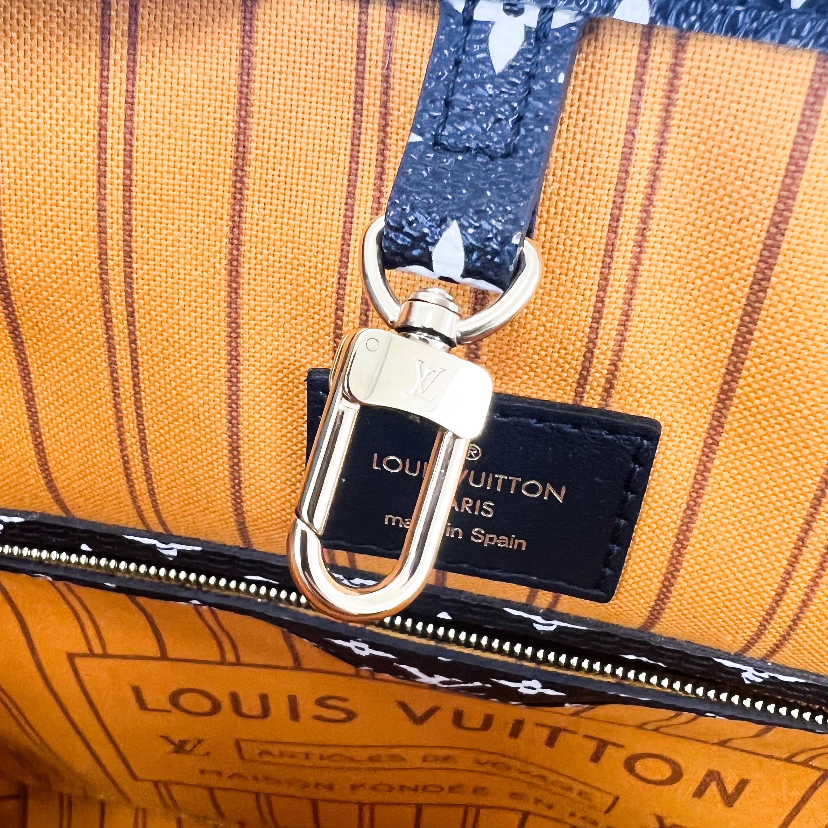 Louis Vuitton Neverfull Monogram Giant Jungle MM Black/Caramel