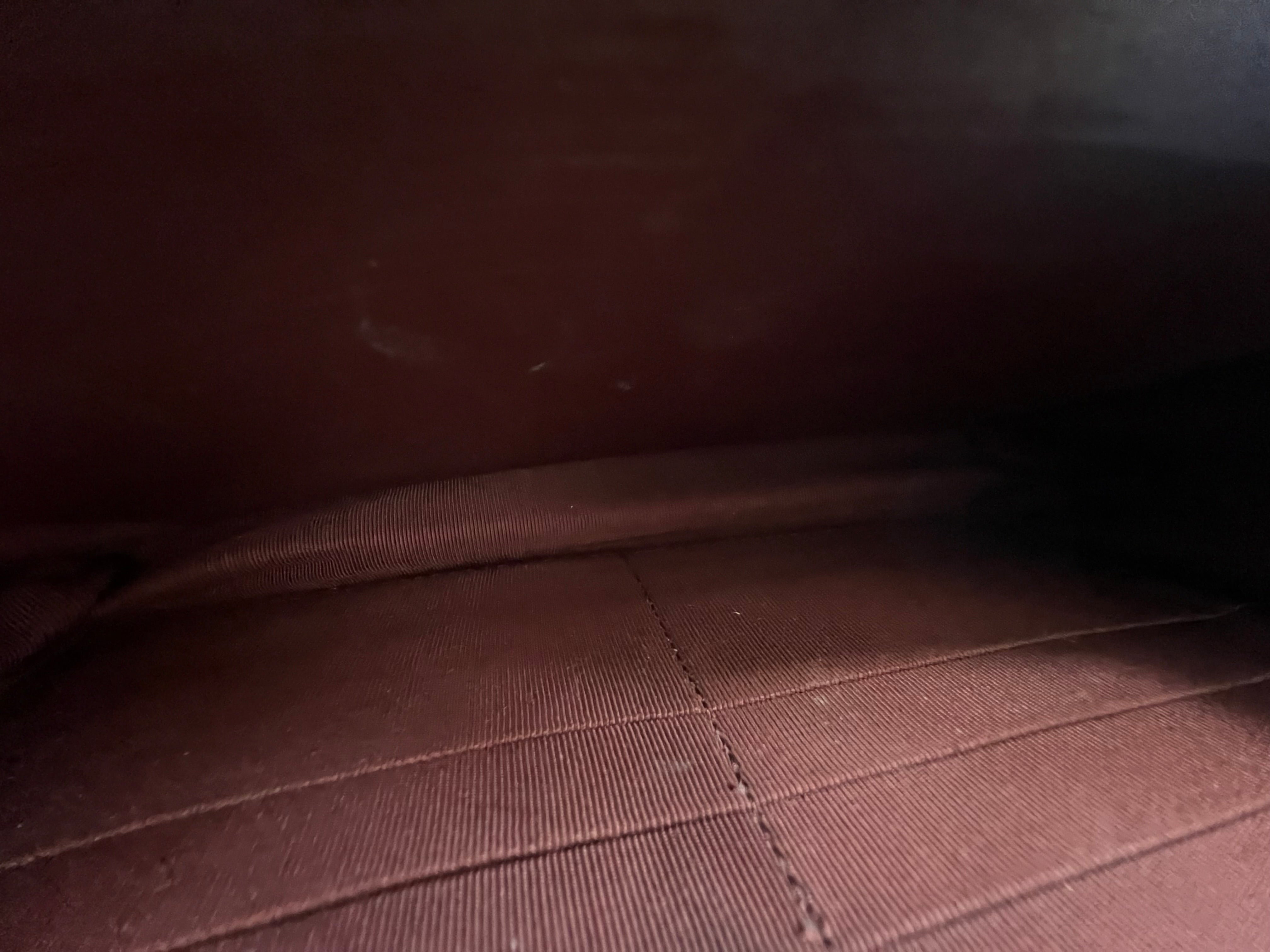 Chanel Black Caviar CC Classic Wallet On Chain GHW