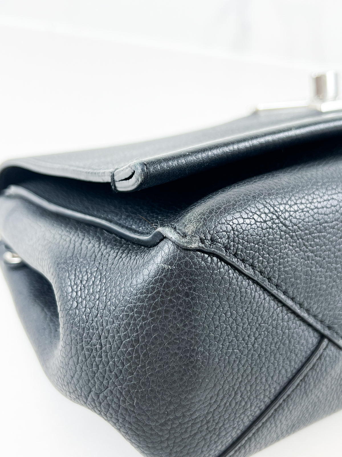 Louis Vuitton Lock me Satchel Chain Bag