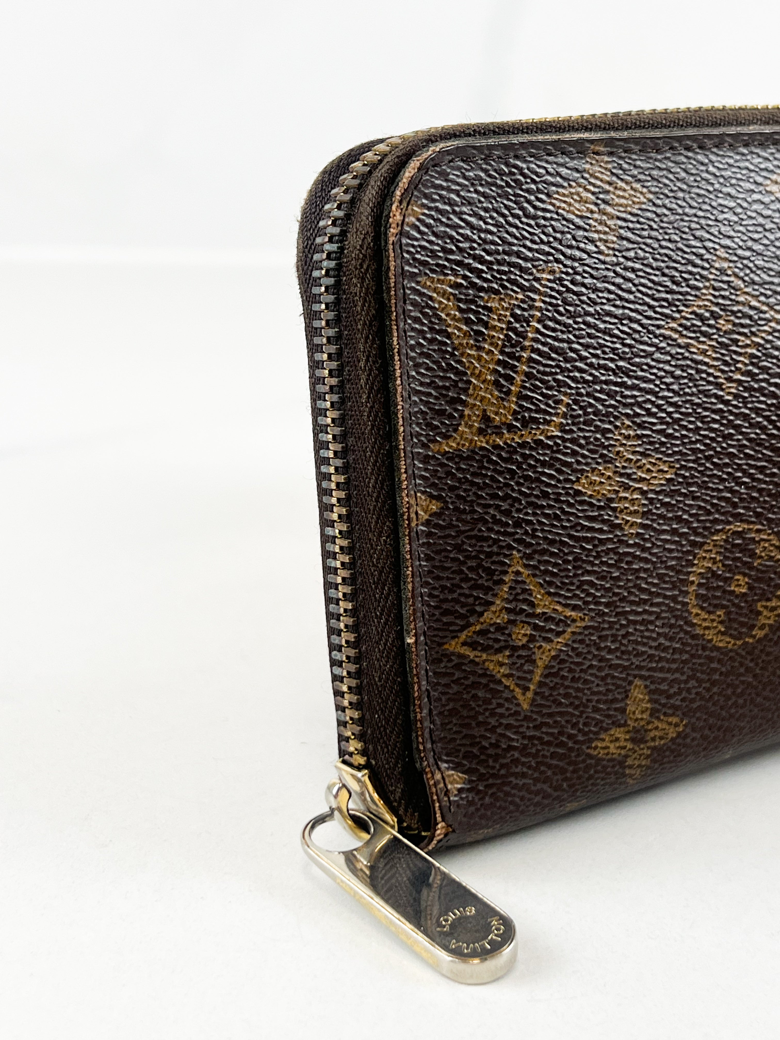 Louis Vuitton Monogram Zippy Wallet