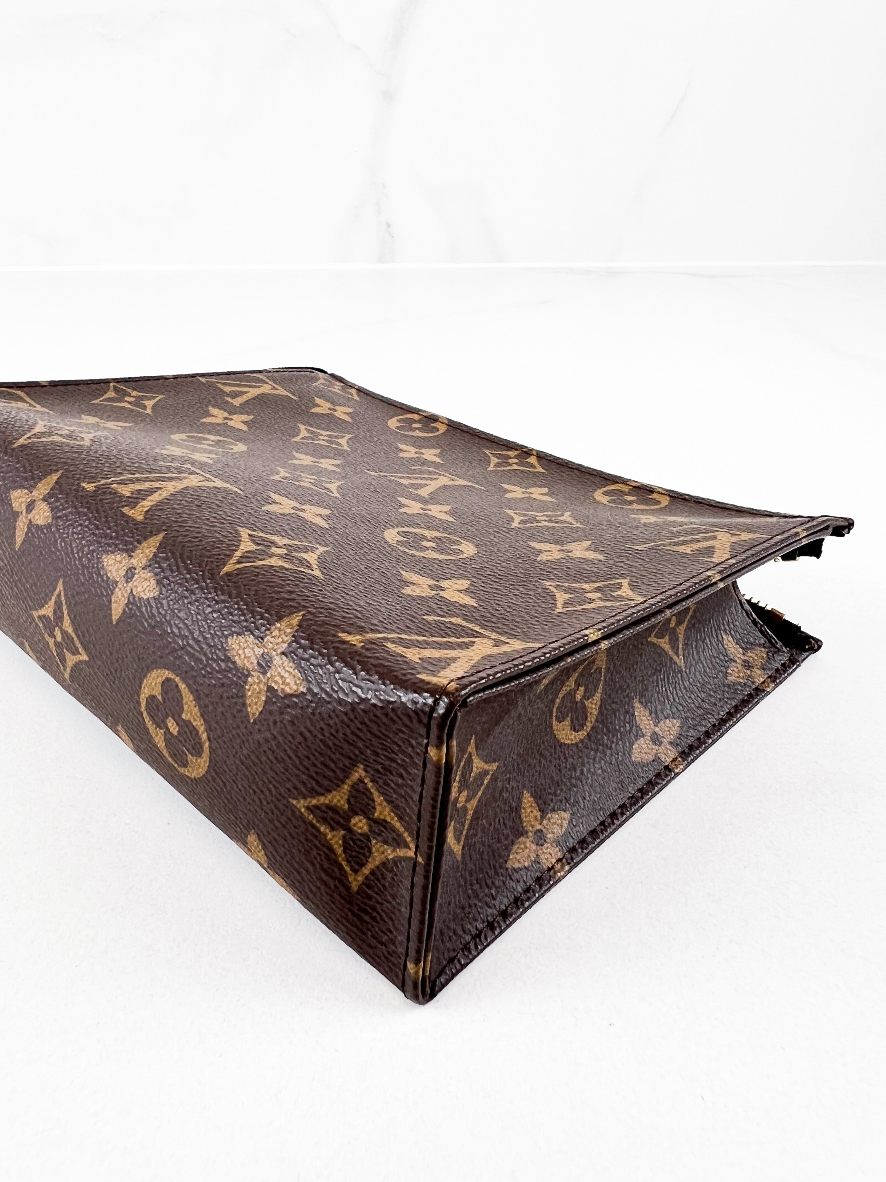 Louis Vuitton Monogram Toiletry 19