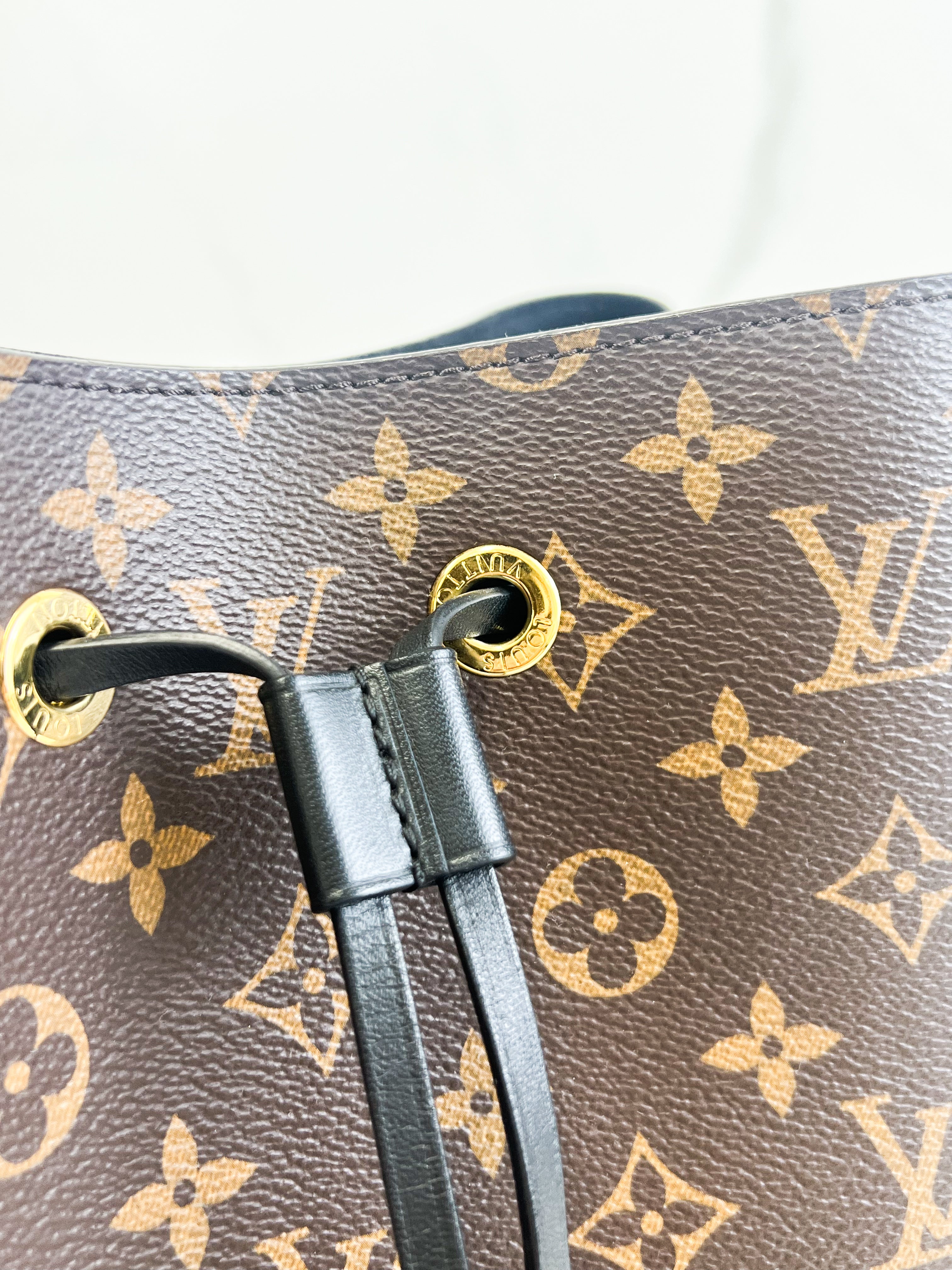 Louis Vuitton Black Neo Noe