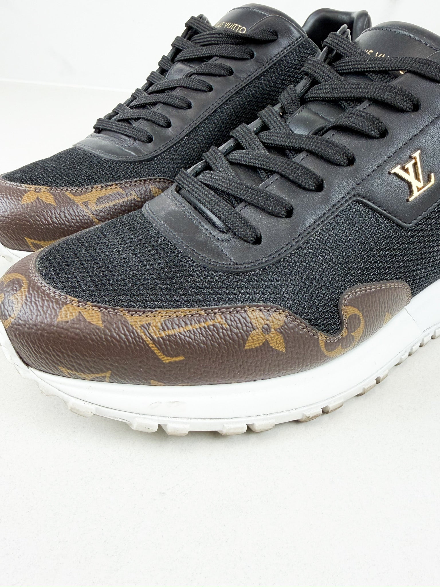 Louis Vuitton Runaway Sneaker Size 5.5 Men's