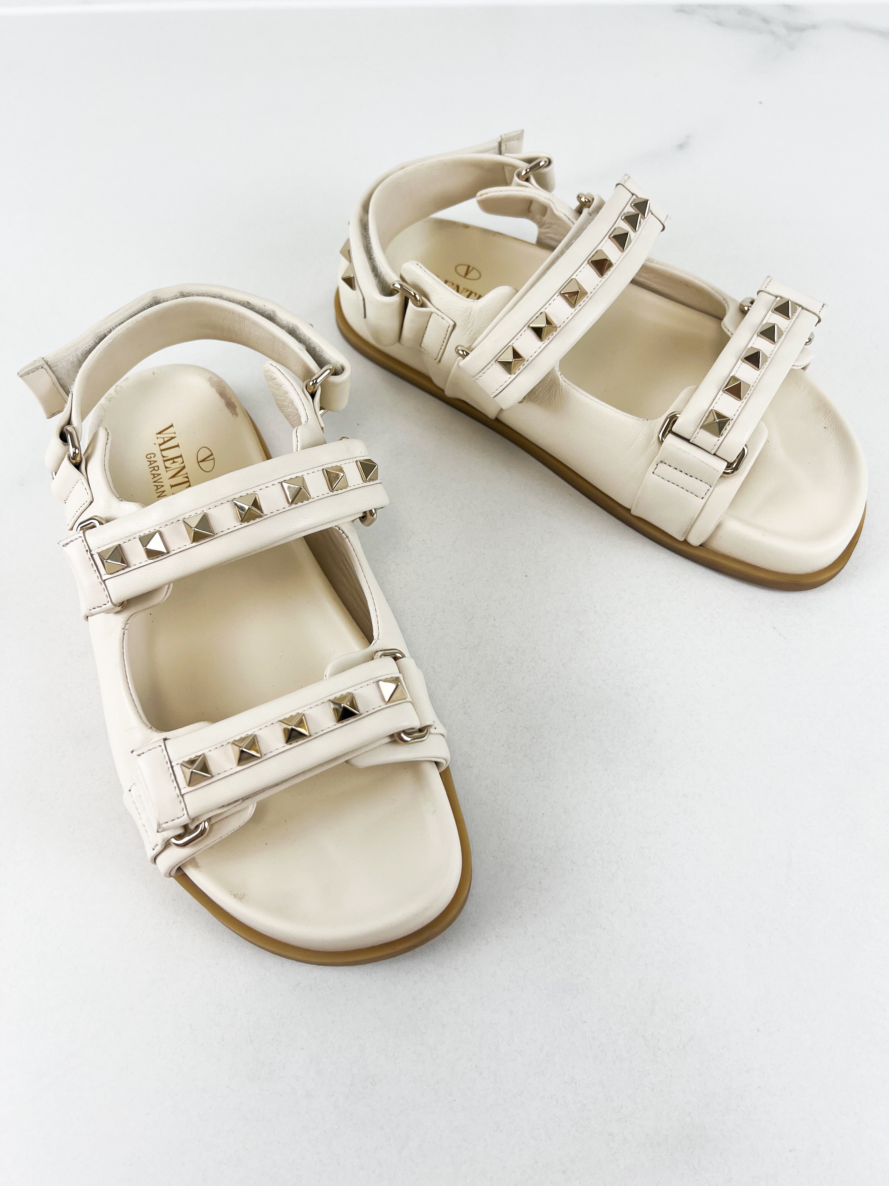 Valentino Garavani Rockstud Flat Sandal in Nappa Leather with Platinum-Finish Studs Size 37