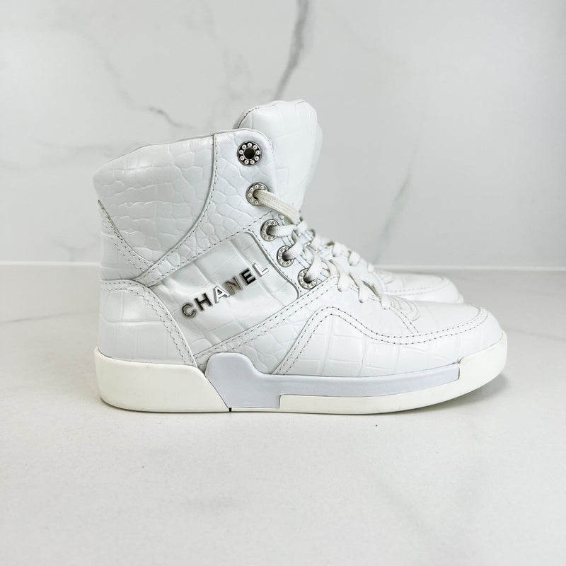 Chanel cc online high top sneakers