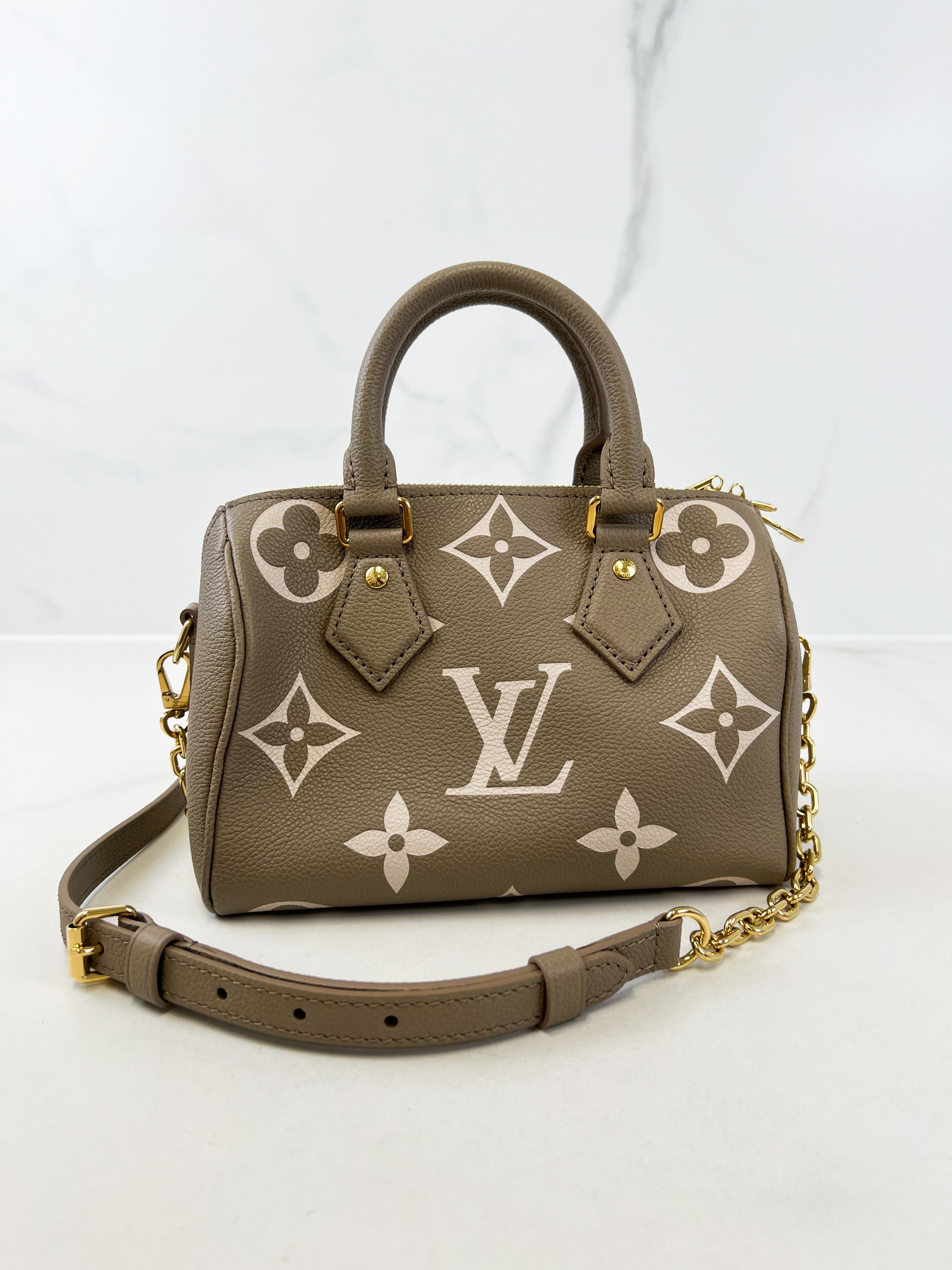 Louis Vuitton Speedy Bandoulière 20 in Tourterelle Crème