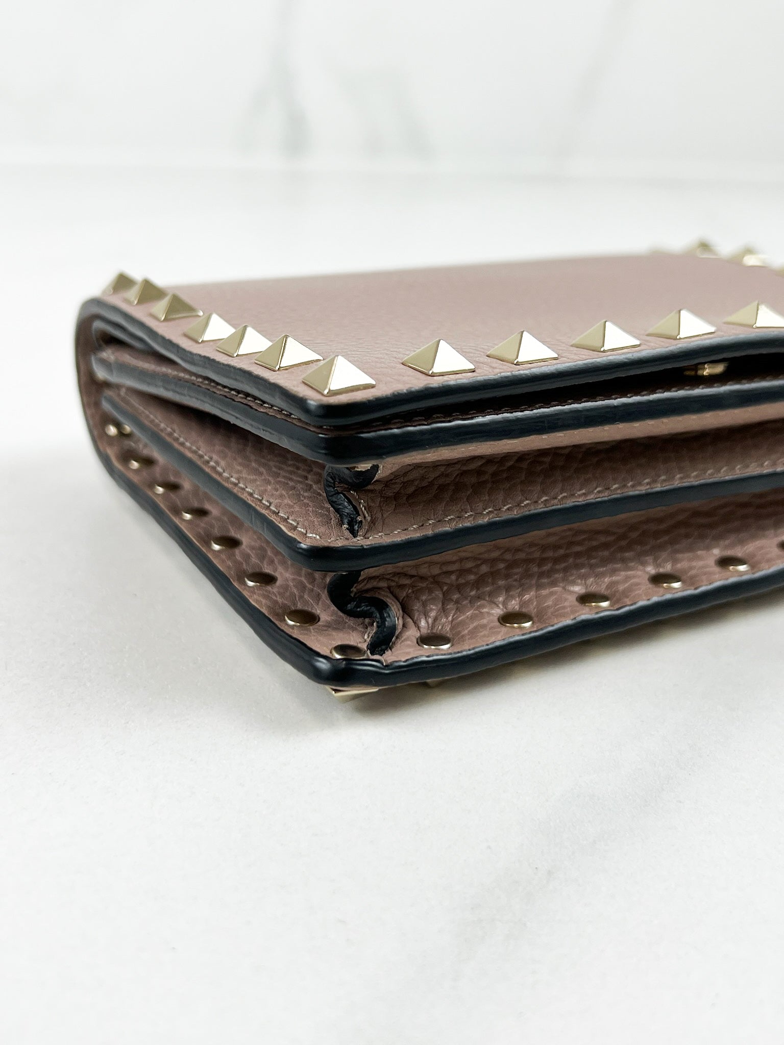 Valentino Garvani Rockstud Chain WOC in Blush Pink
