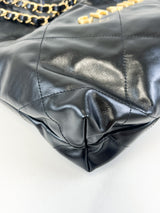 Chanel Shiny Quilted Medium 22