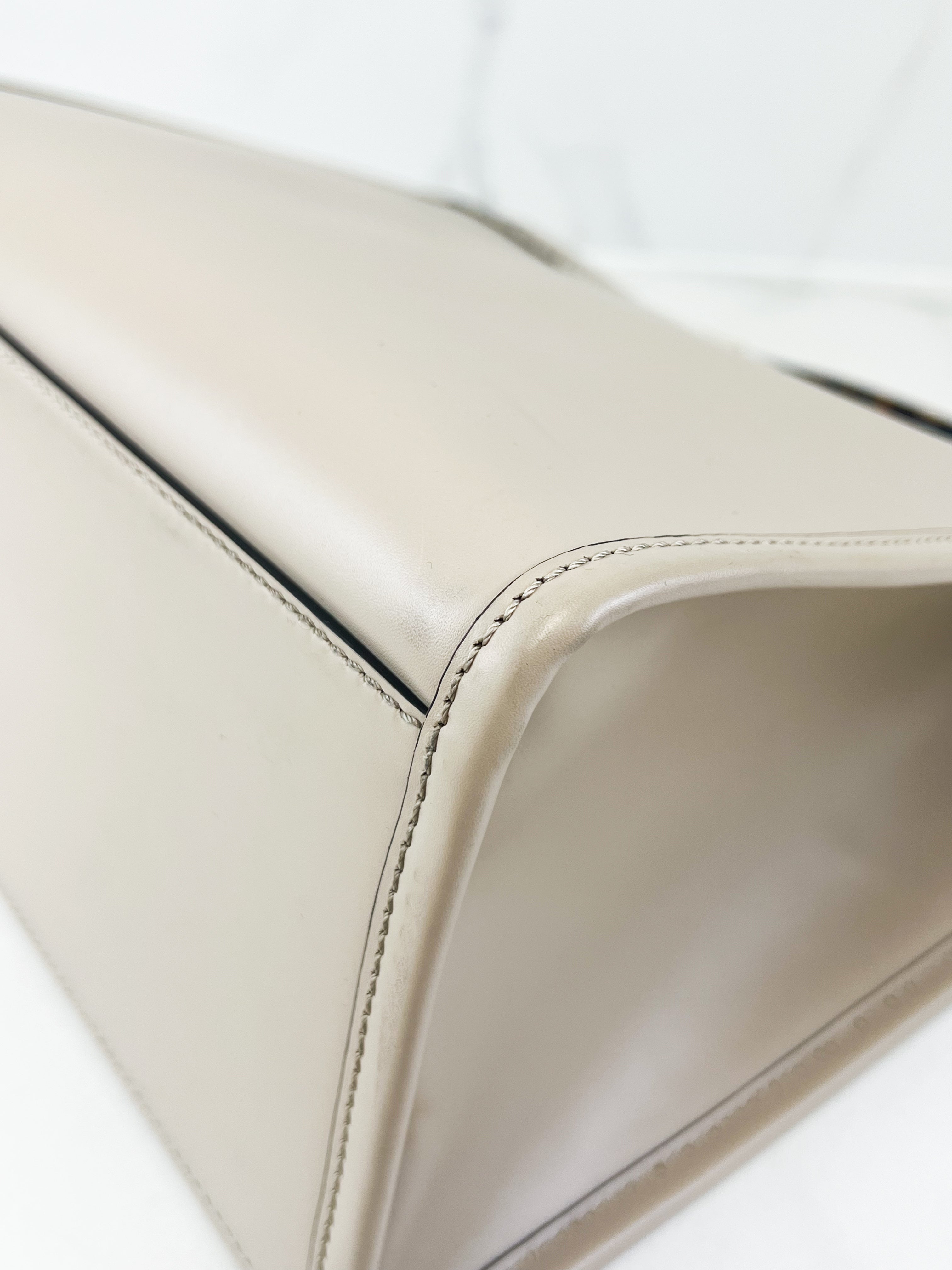 Fendi Medium Sunshine Tote Bag In Beige
