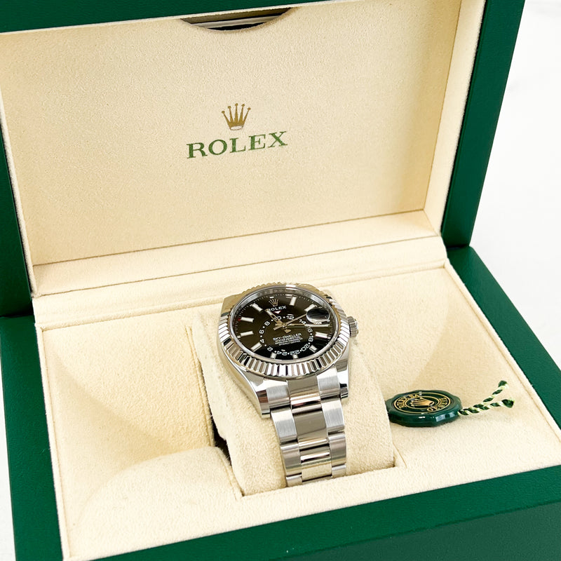 Rolex Sky-Dweller 42mm Oystersteel & White Gold Bracelet