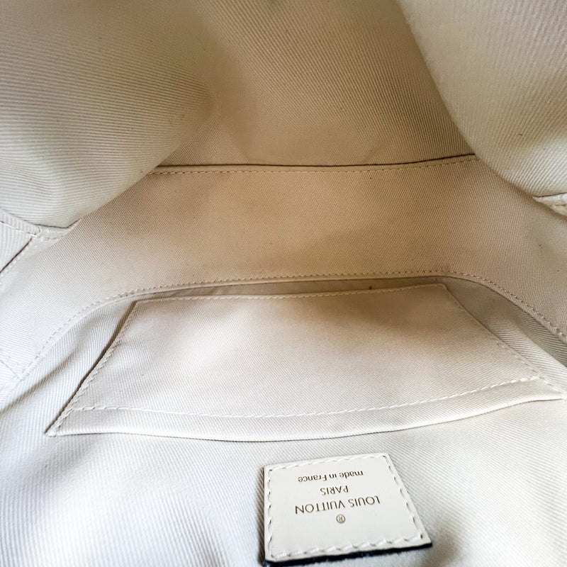Louis Vuitton Saintogne in Beige Monogram Canvas