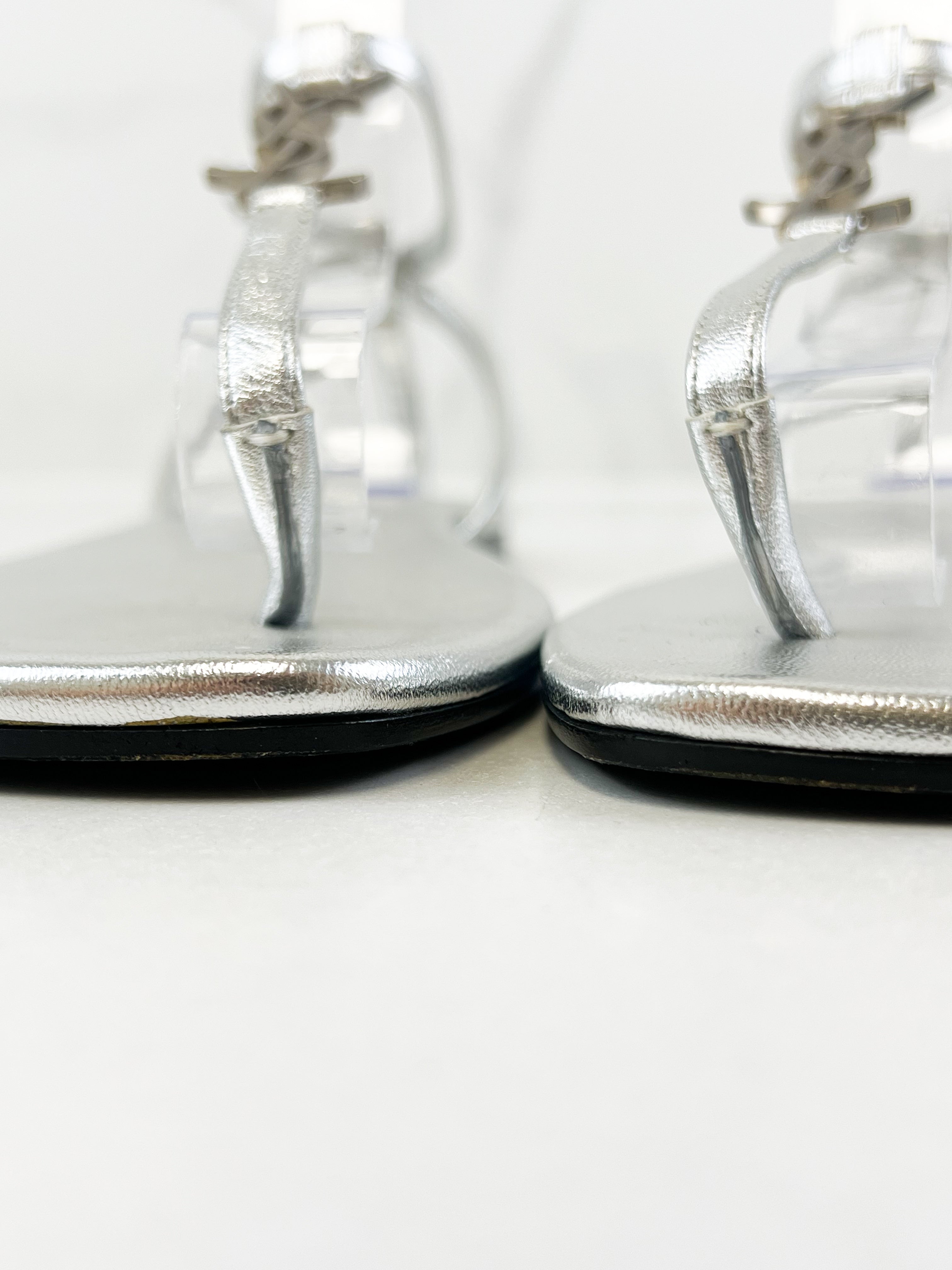 Saint Laurent Cassandra Flat Sandal in Grey Metallic Leather Size 38