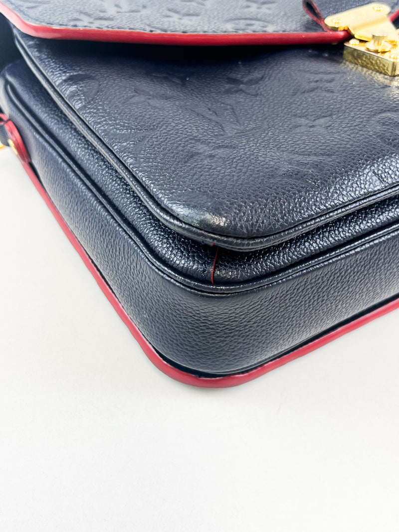 Louis Vuitton Pochette Metis in Marine Rouge