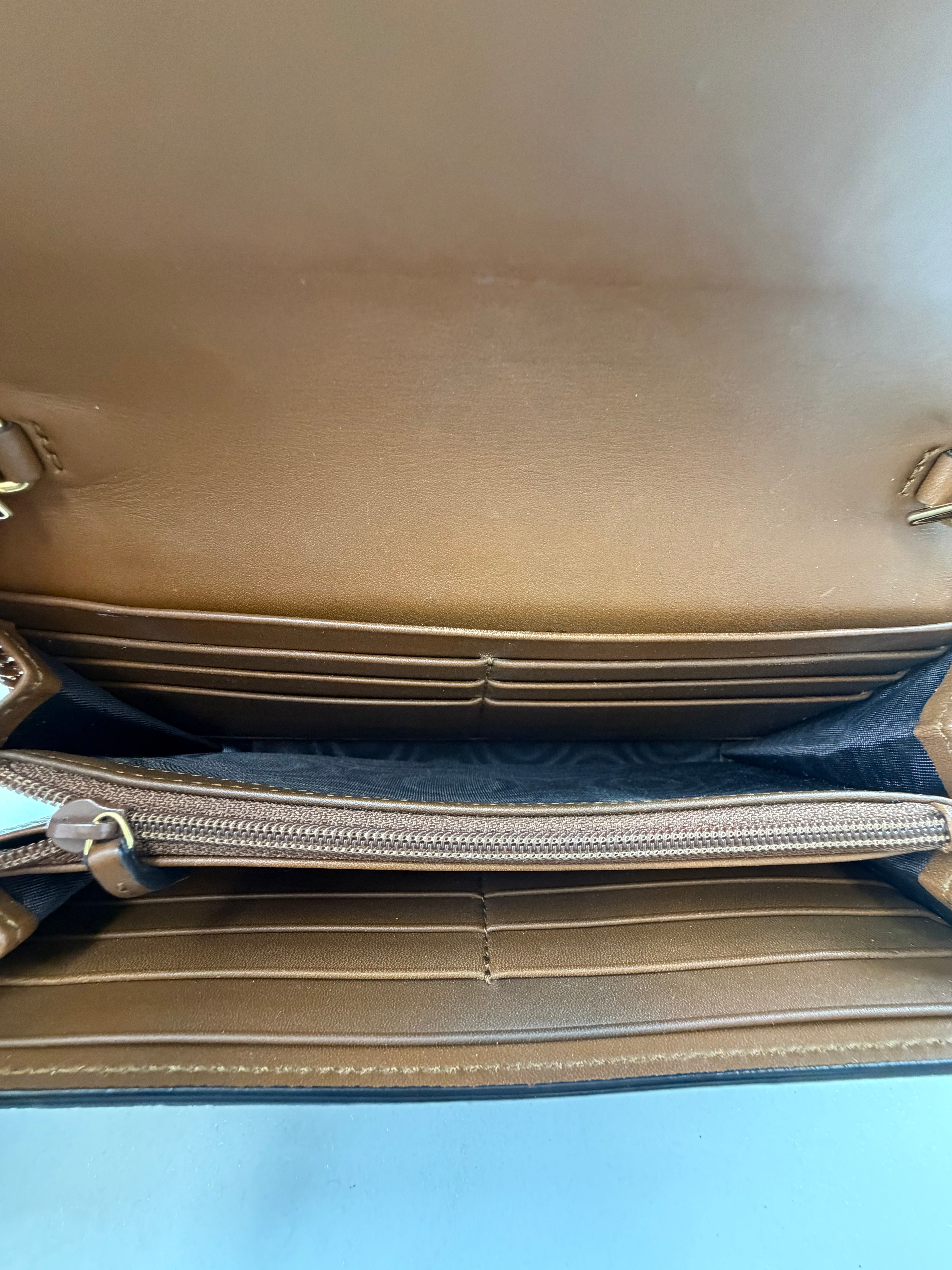 Gucci GG Supreme Continental Padlock WOC