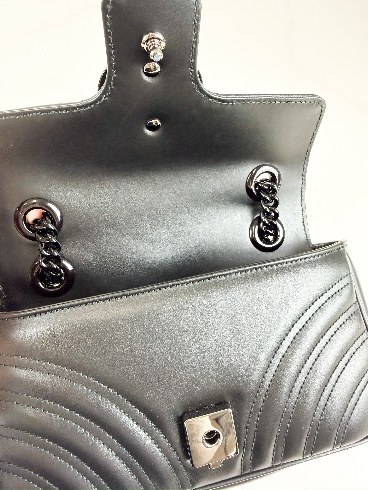 Gucci GG Marmont Matelasse Small Flap Shoulder Bag