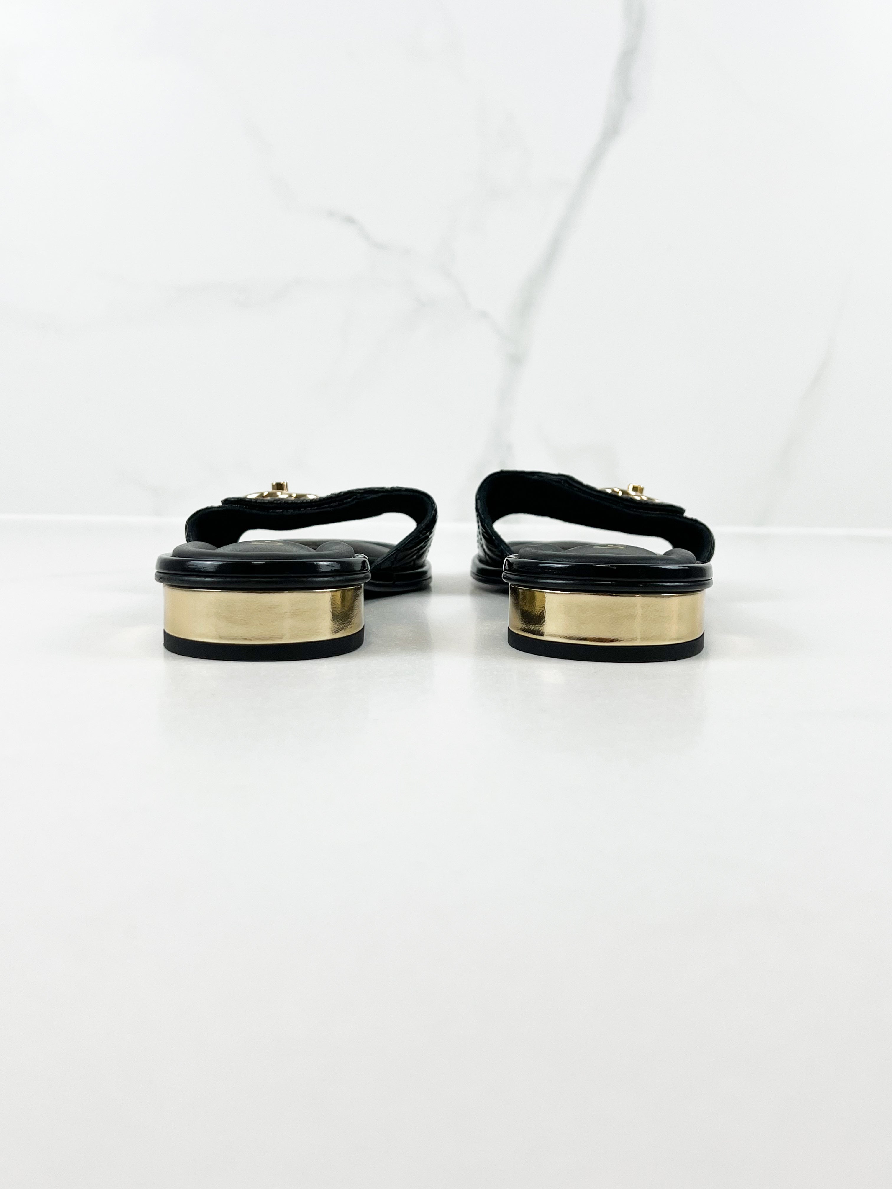 Chanel Black Quilted Leather CC Slides Size 35.5C