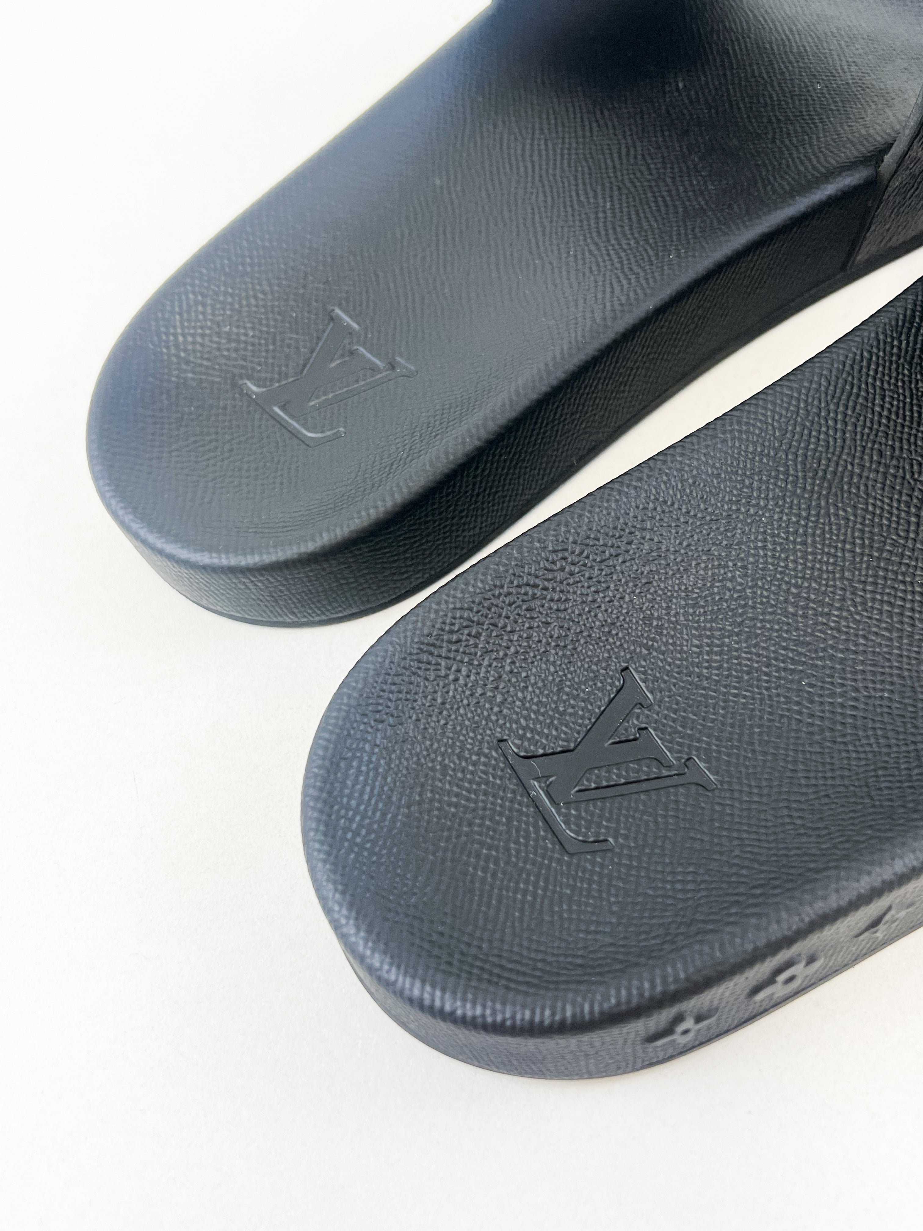 Louis Vuitton Men's Pool Slides Size 9