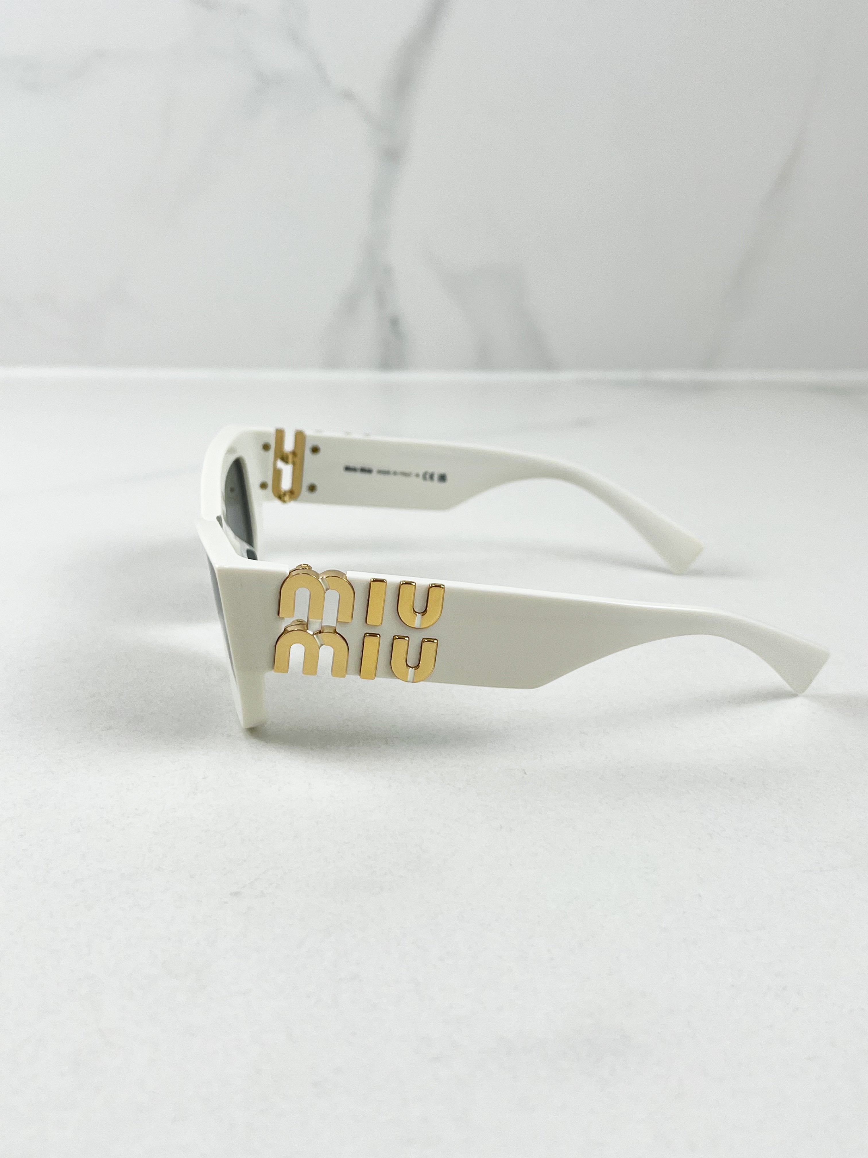 Miu Miu Plaque White Sunglasses SMU 09W