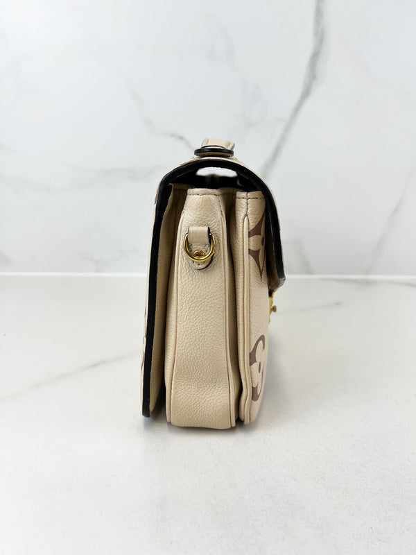 Louis Vuitton White & Beige Pochette Metis